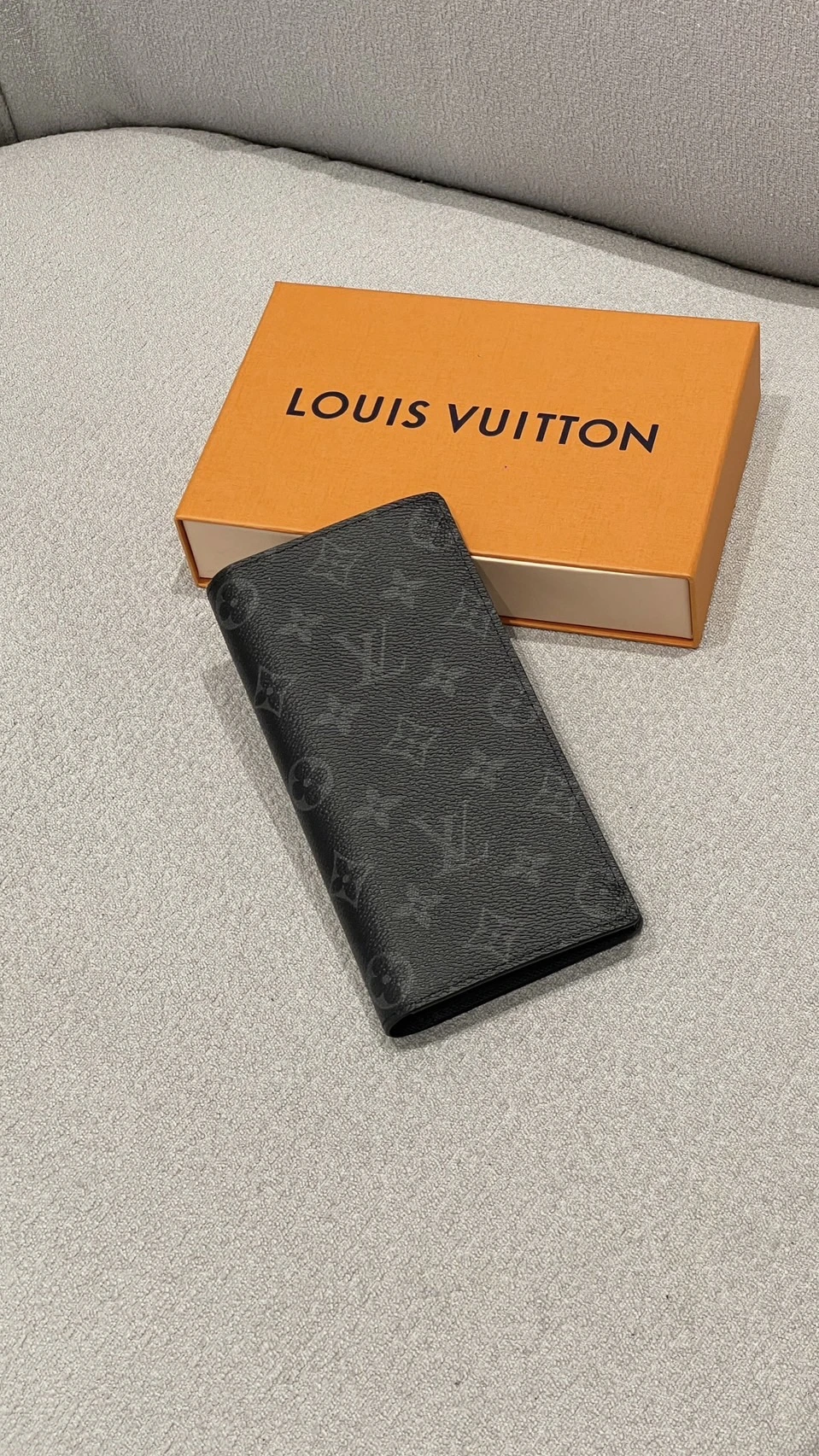 LV  黑老花對開長夾
