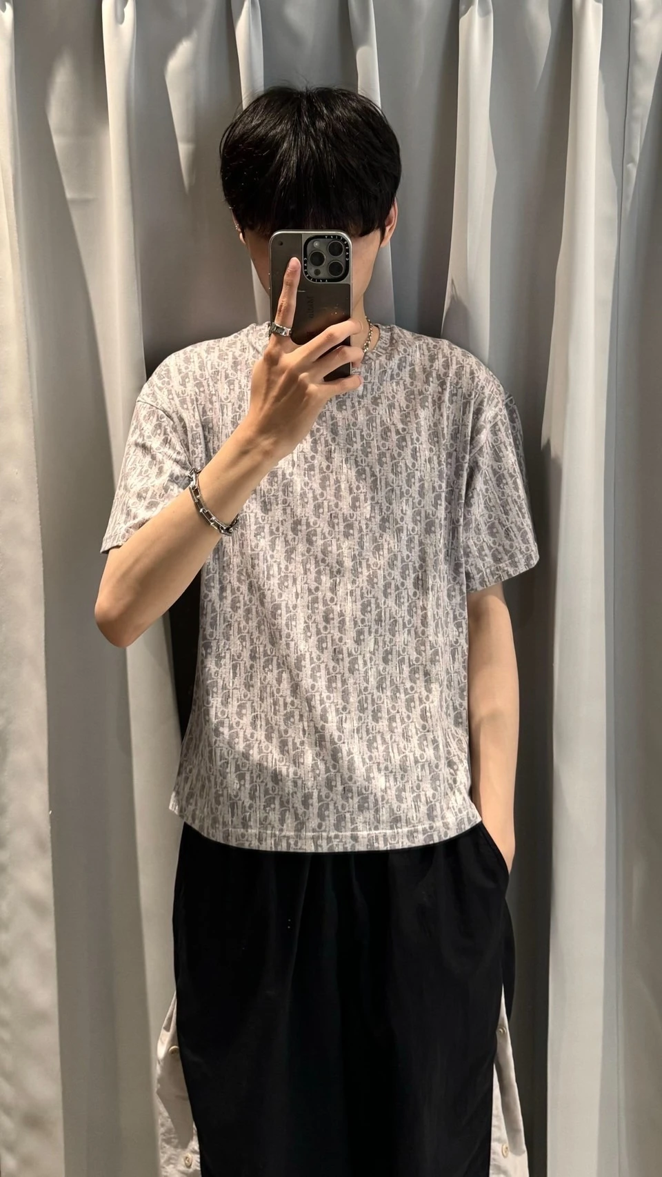 Dior 滿版灰漸層感上衣