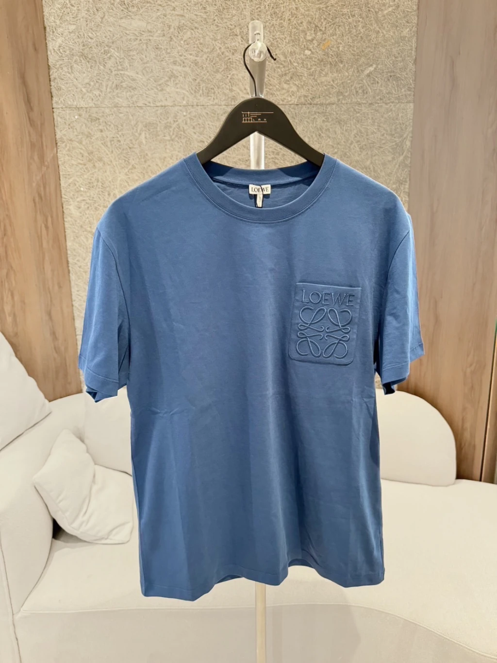 Loewe 刺繡口袋 藍短袖