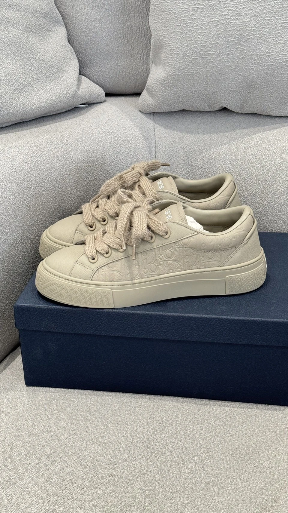 Dior 新款壓紋鞋