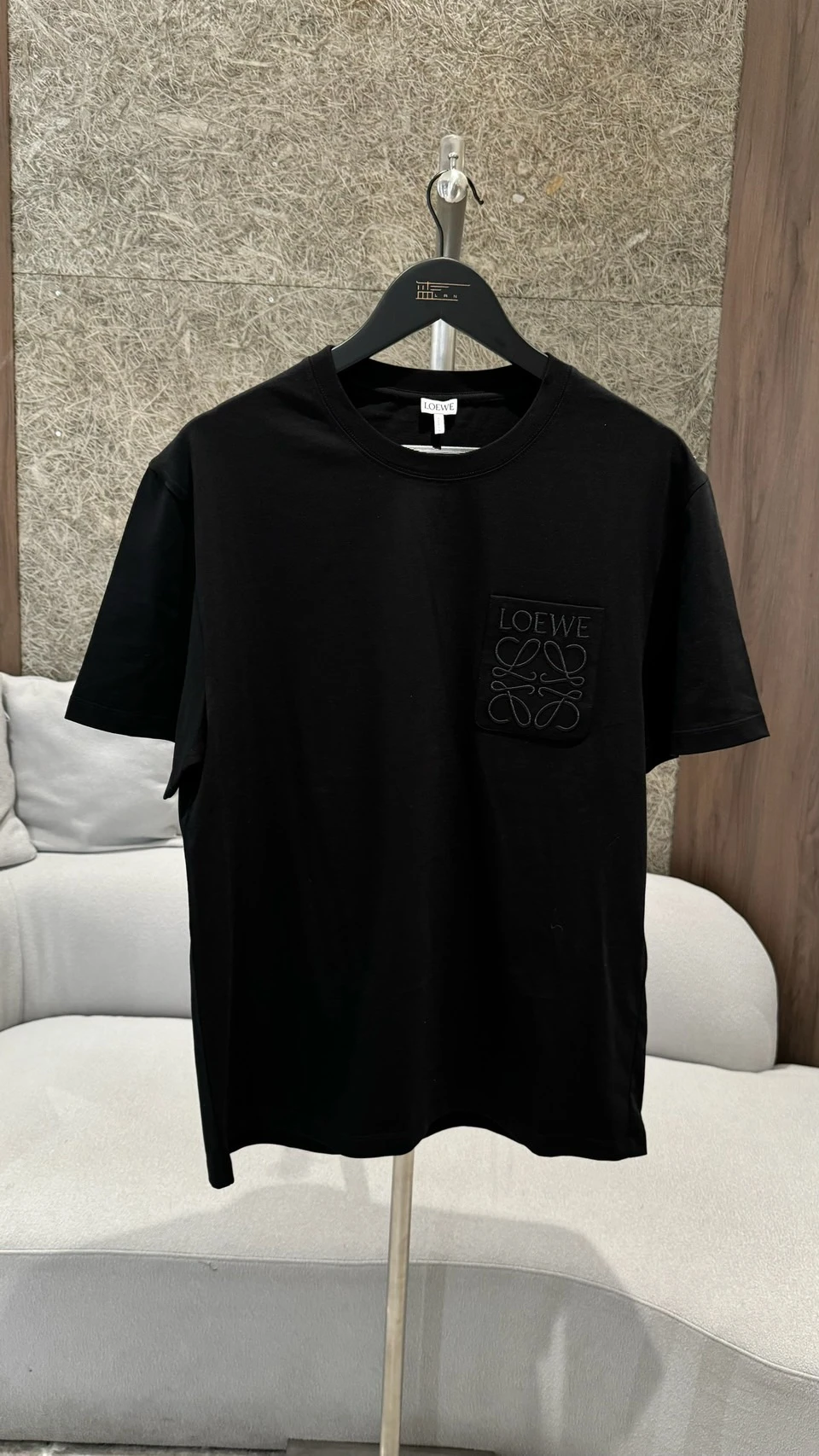 Loewe 刺繡口袋 黑短袖