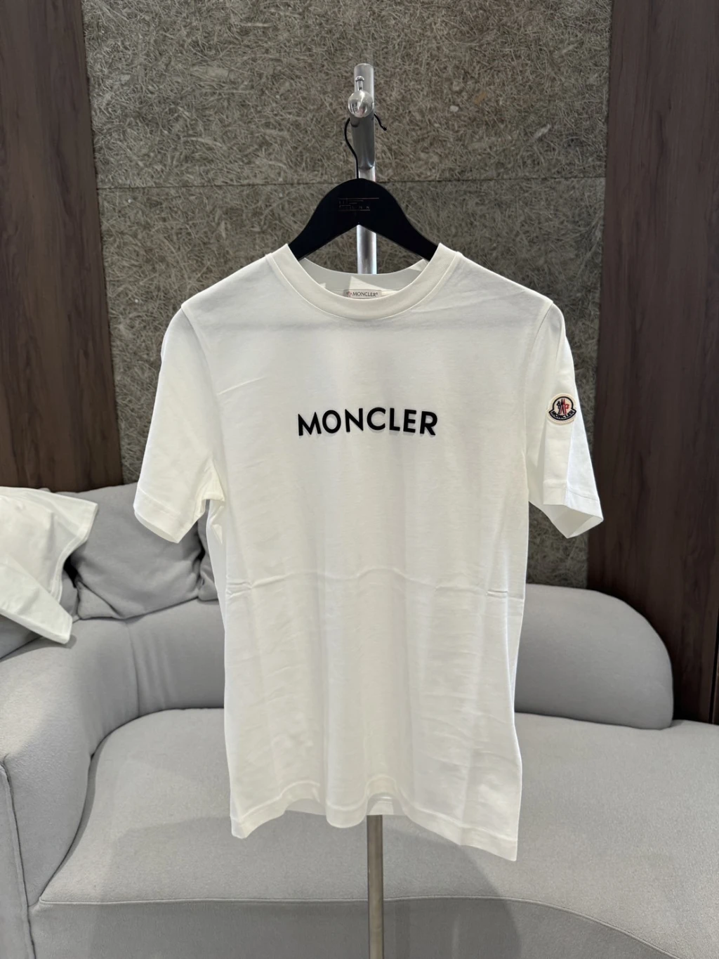 Moncler 立體字母 白短袖