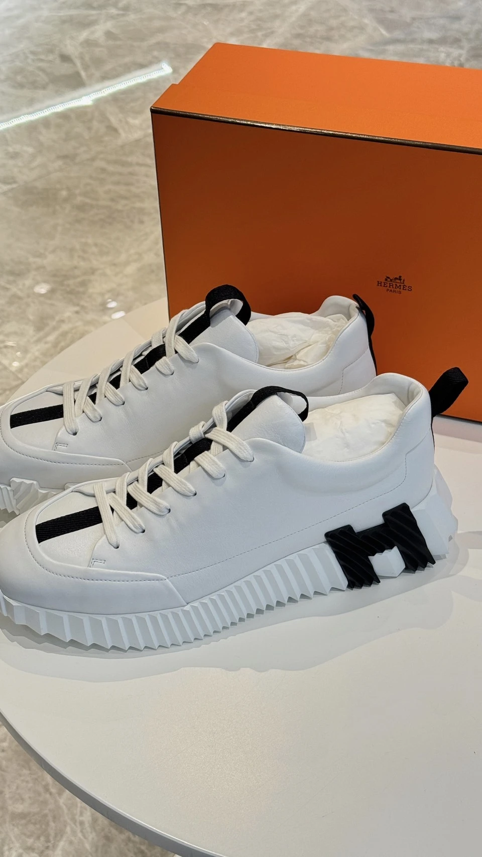 (依照尺碼報價)Hermes 新款休閒鞋