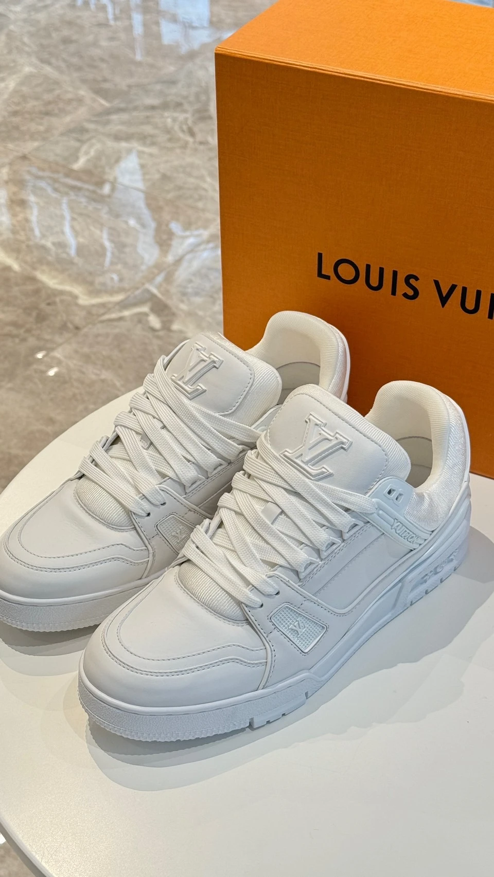 (依尺碼報價)LV 全白鞋