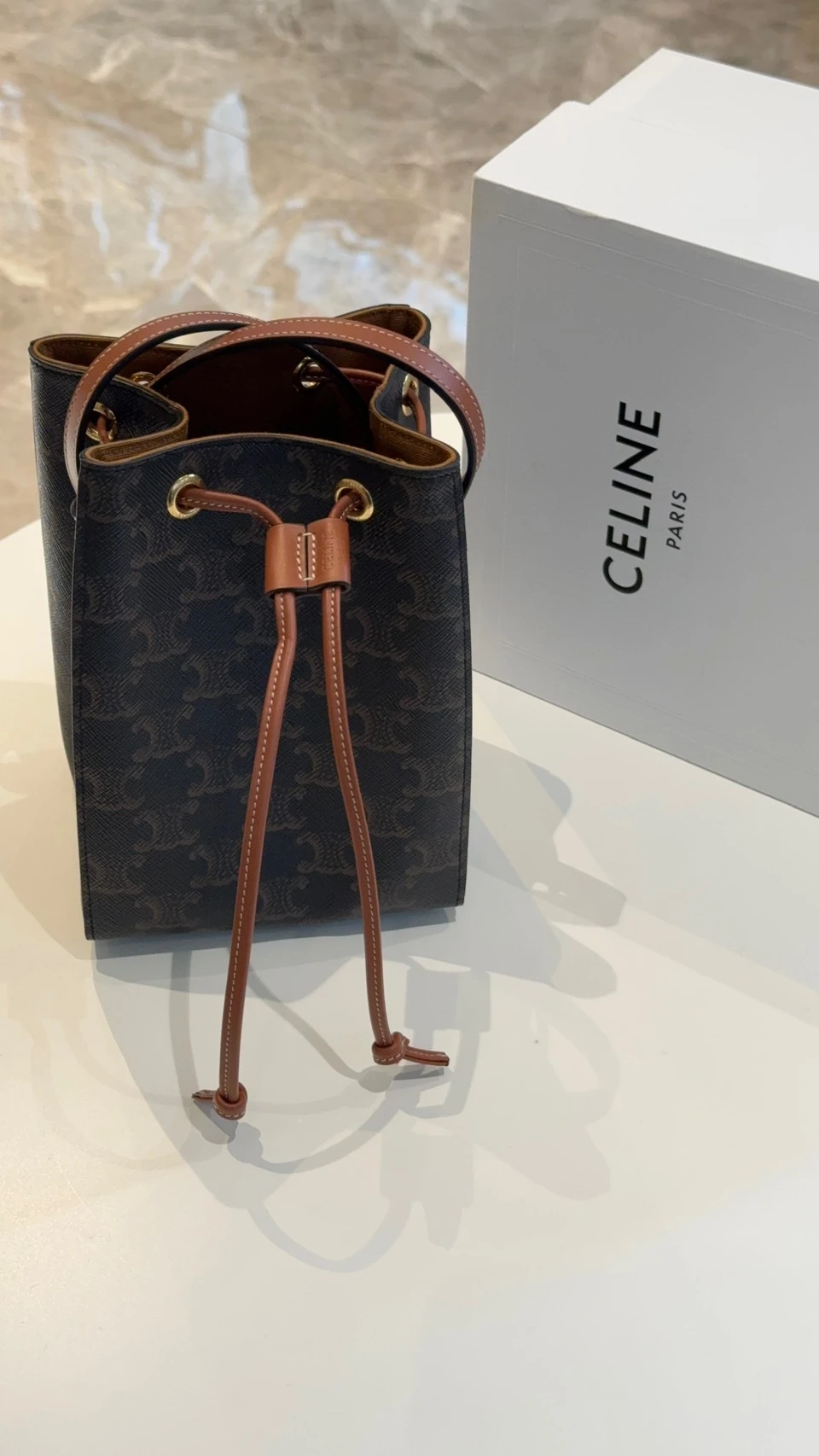 Celine 老花水桶包
