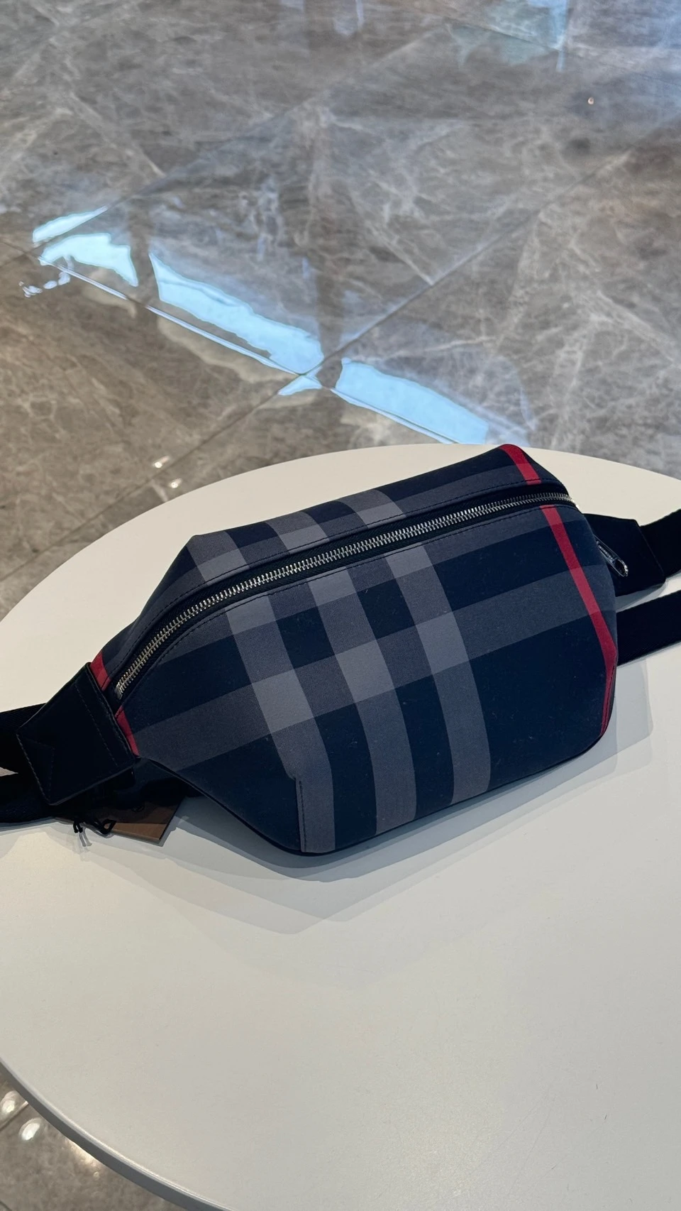 Burberry 藍格紋腰包