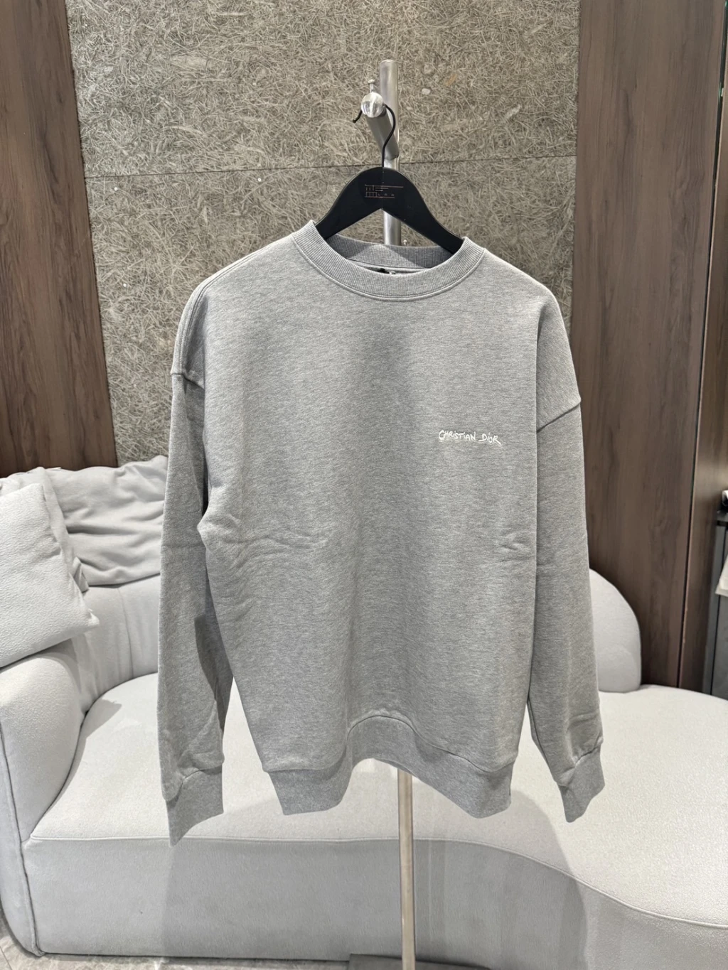Dior 新款標語字母大學踢 灰