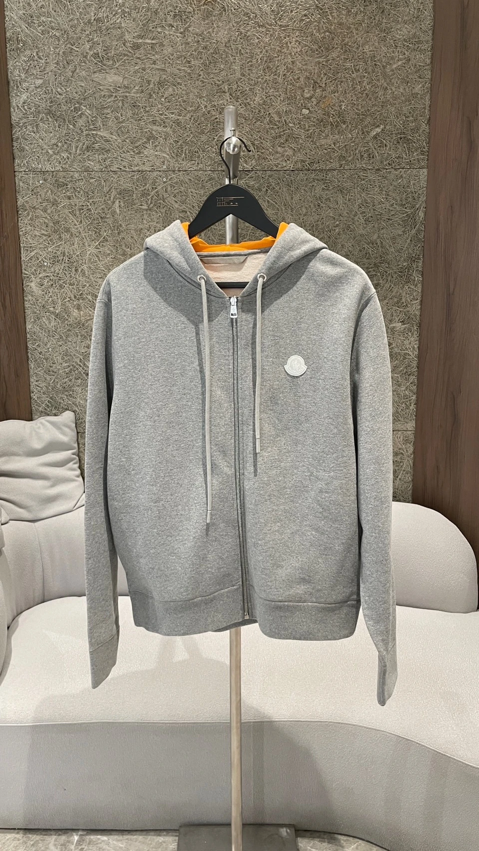 Moncler  小標灰外套