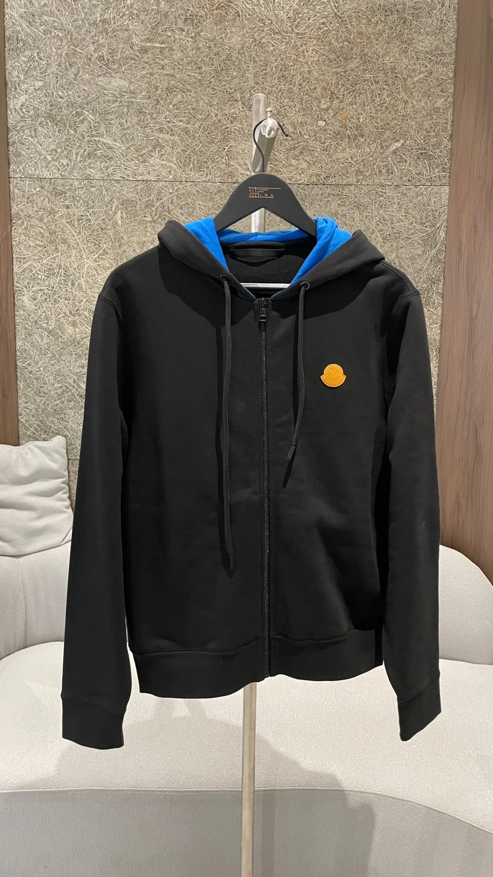 Moncler 橘小標 黑外套