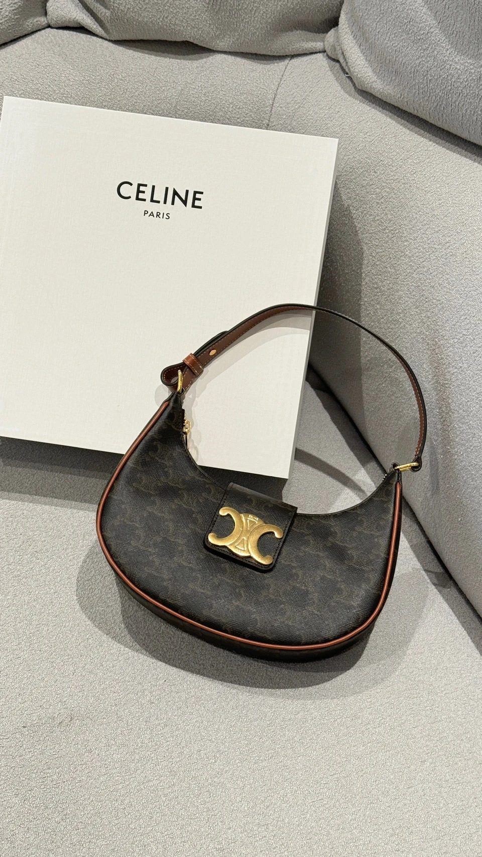 Celine 凱旋門金扣 腋下包