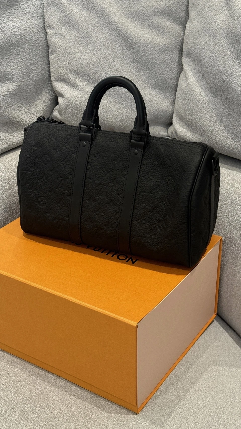 LV Keepall35 黑壓紋