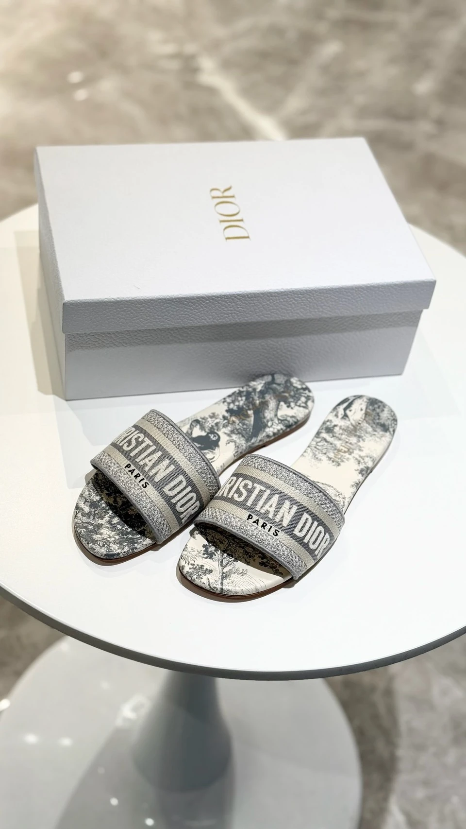 Dior 女款拖鞋