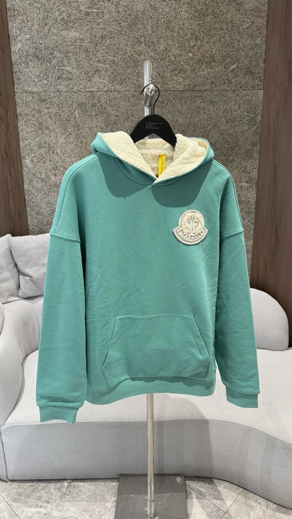 Moncler 湖水綠帽踢