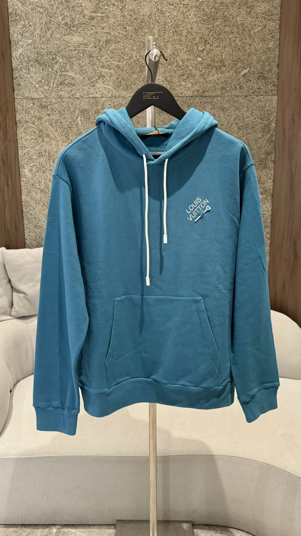 LV 迴紋針 藍帽T