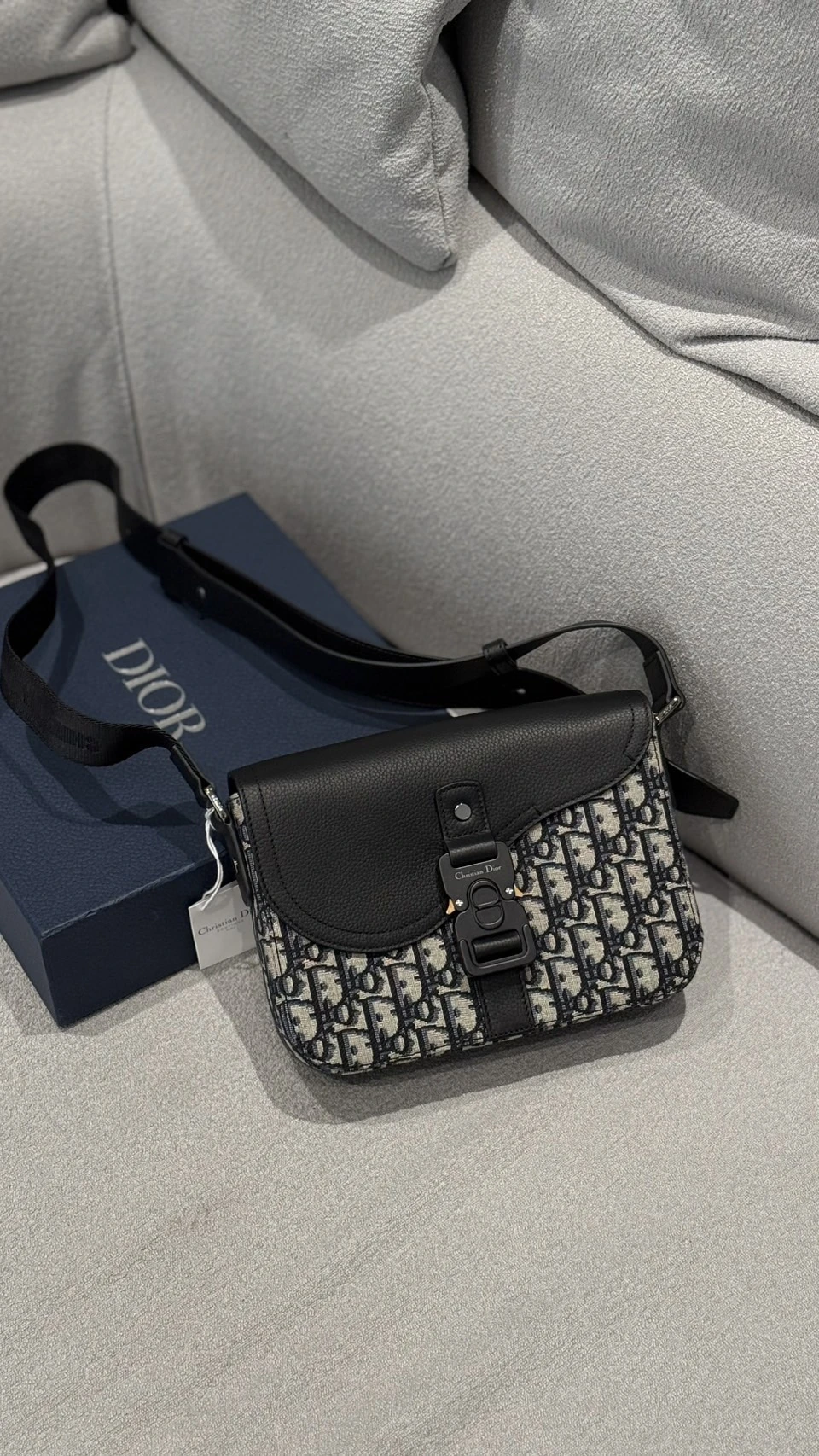 Dior 小號郵差包