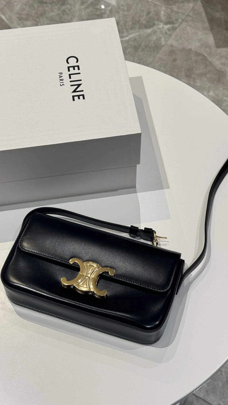 Celine 黑金單肩包