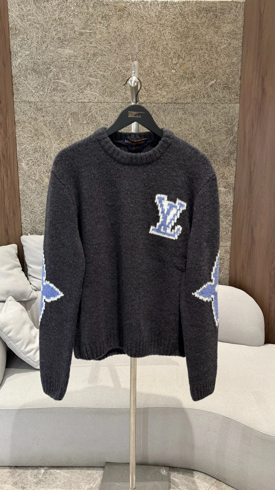 LV 新款深藍毛衣(斷貨)