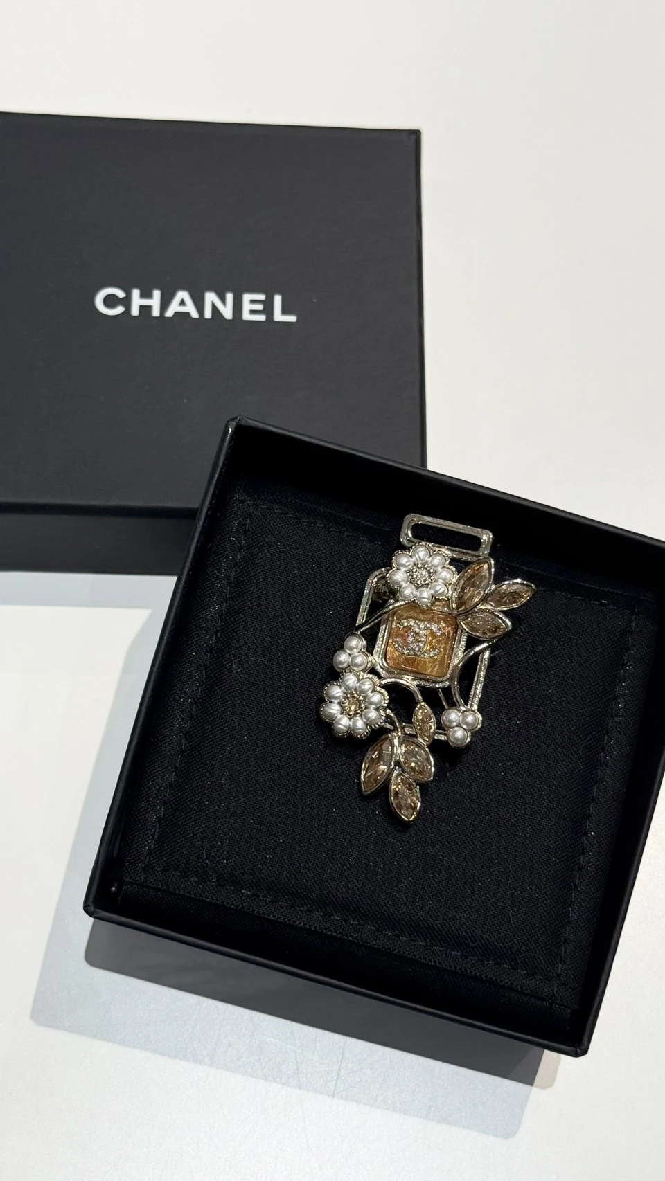 Chanel 胸針飾品