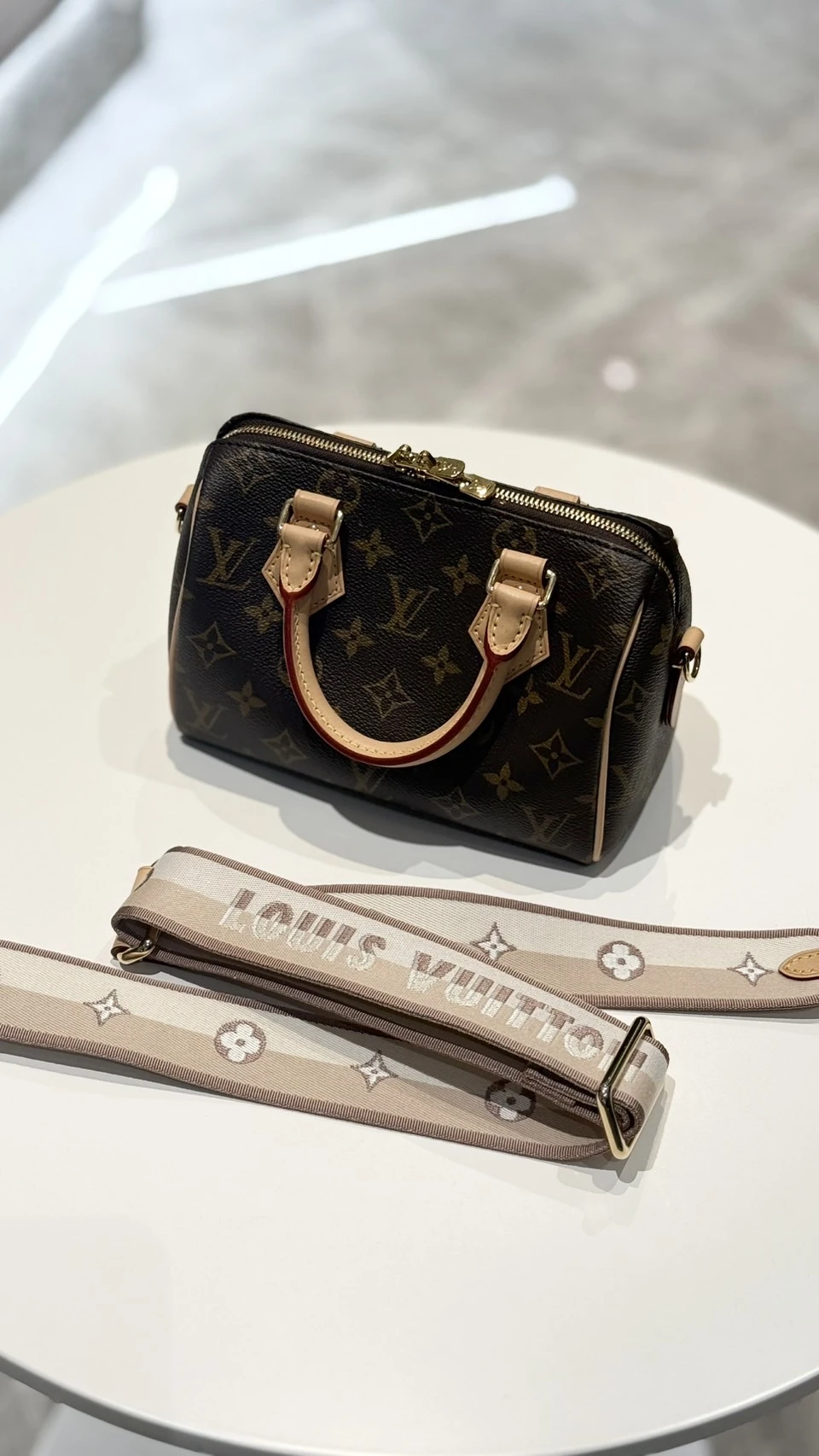 LV Speedy Bandoulere 20波士頓包