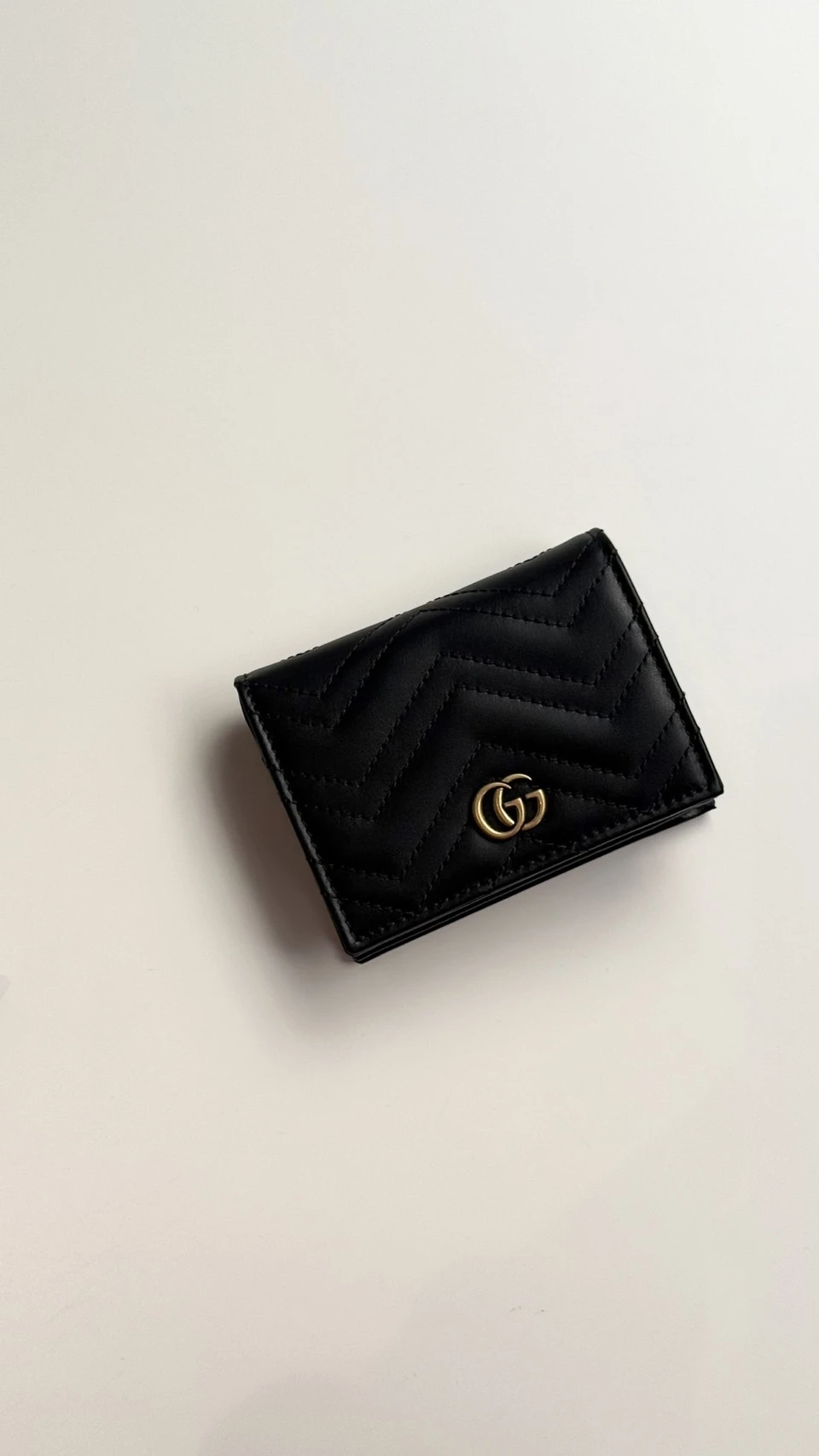 Gucci 黑金 對開短夾