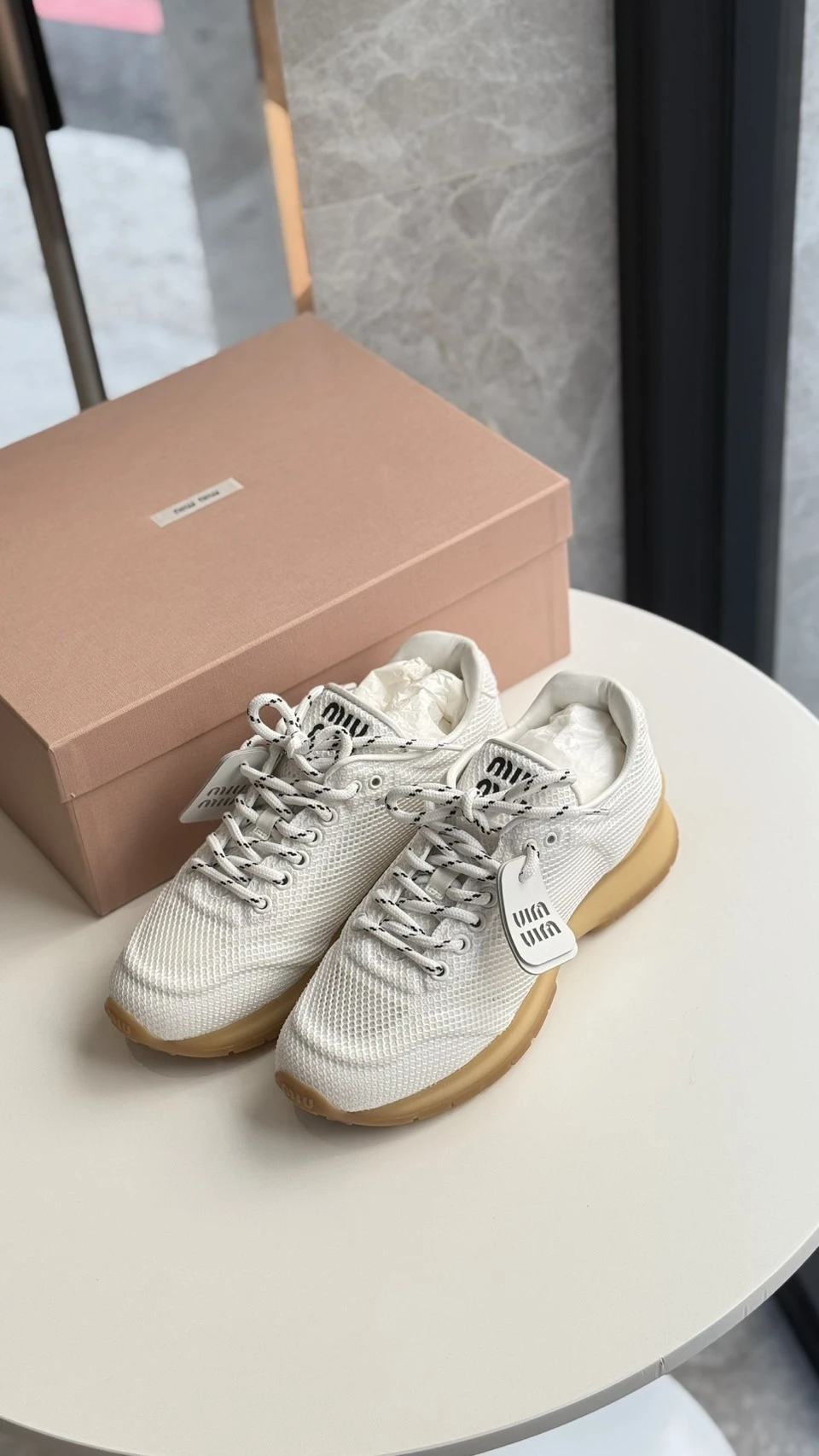MIUMIU 小白鞋
