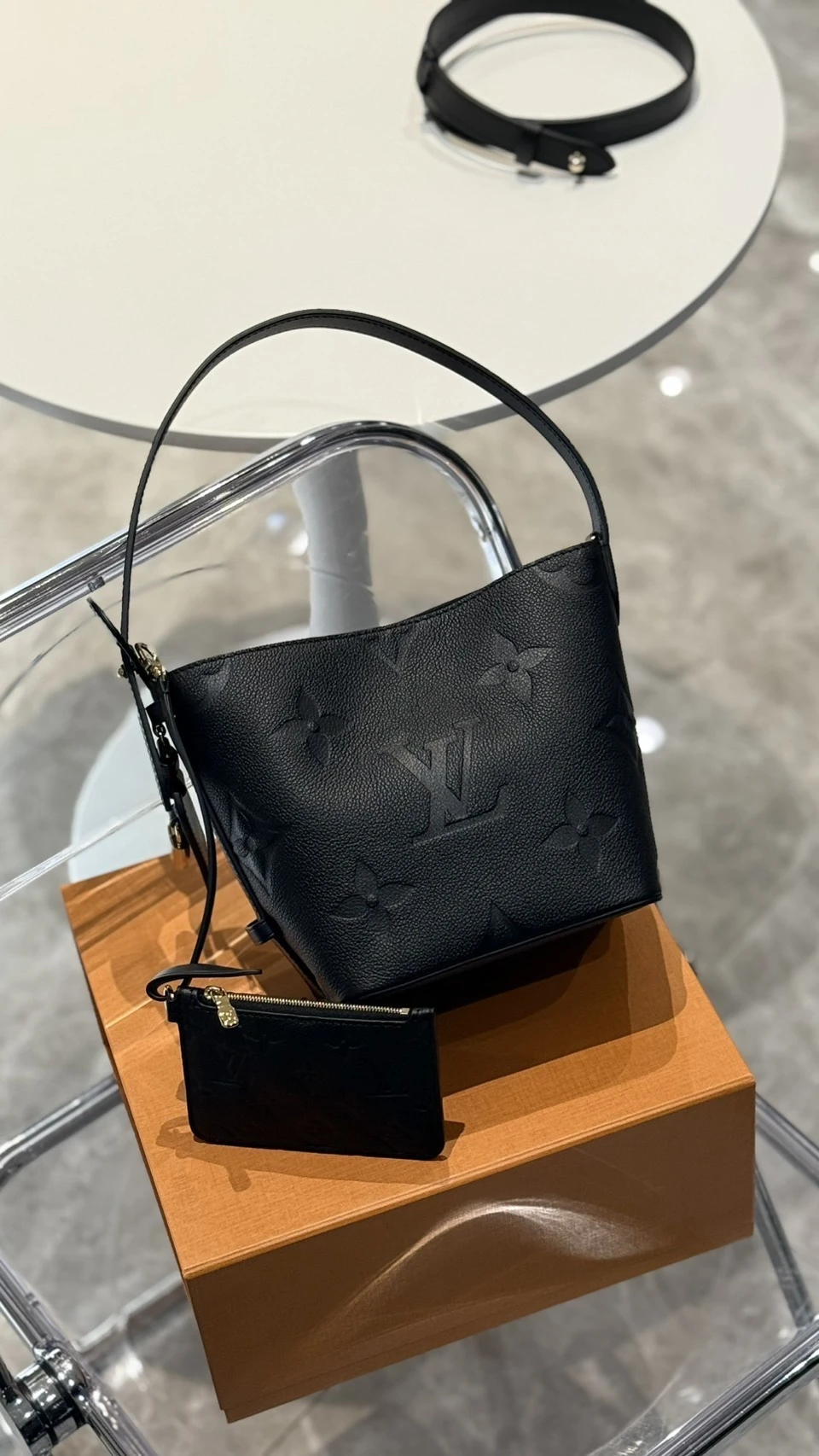 LV ALL IN BB黑壓印水桶包
