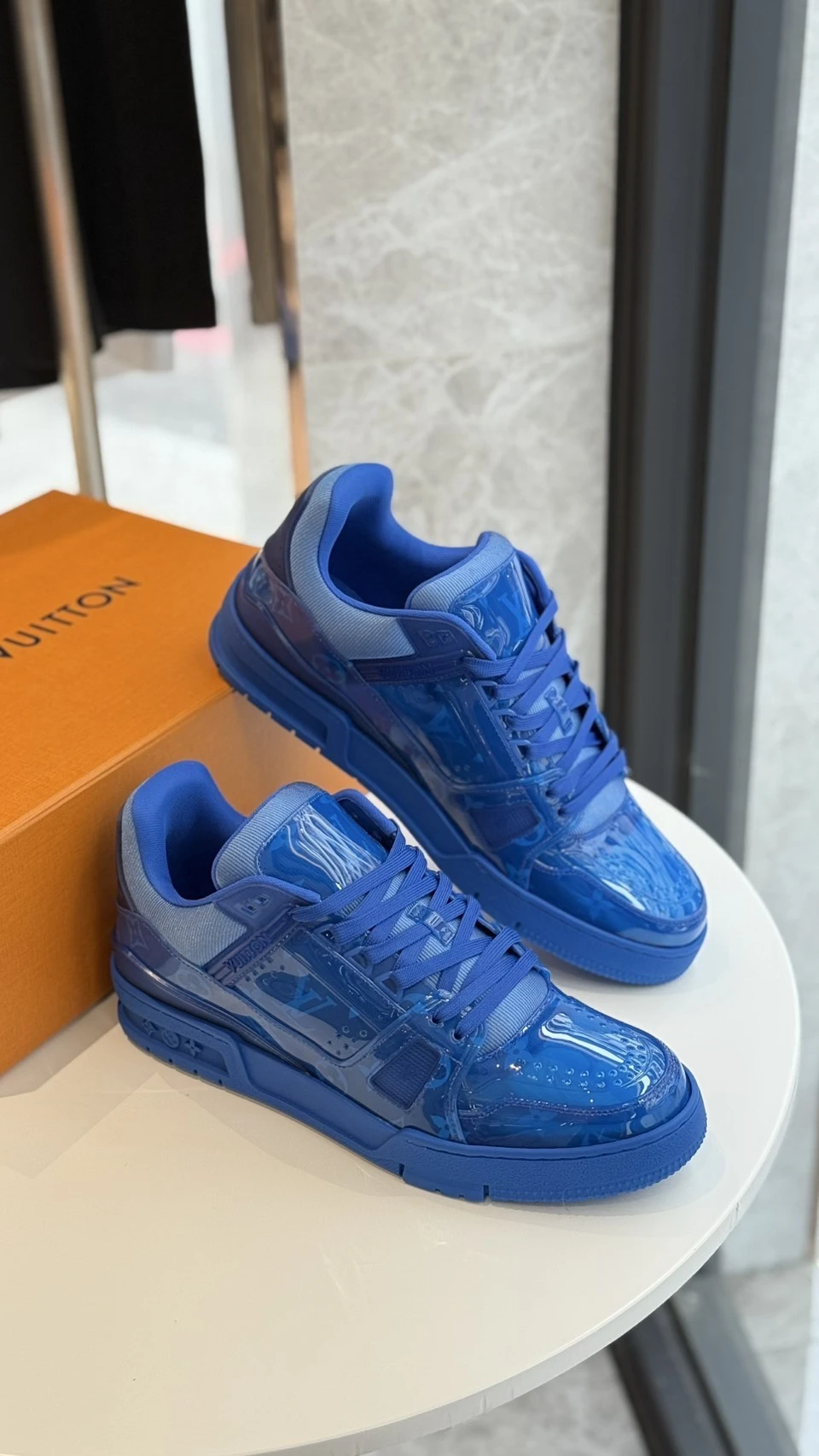 LV Trainer 新款透明藍運動鞋