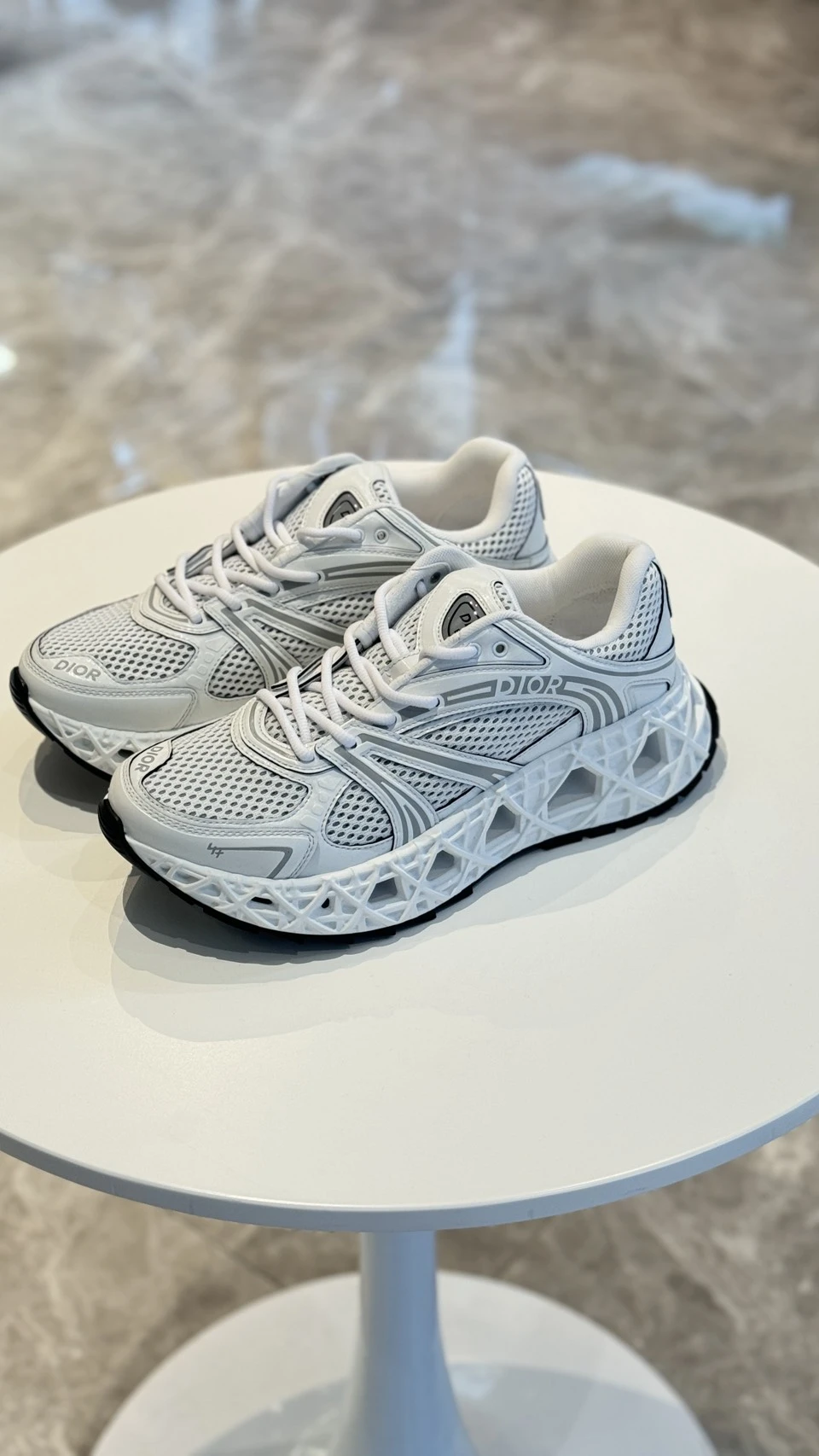 Dior 新款運動鞋