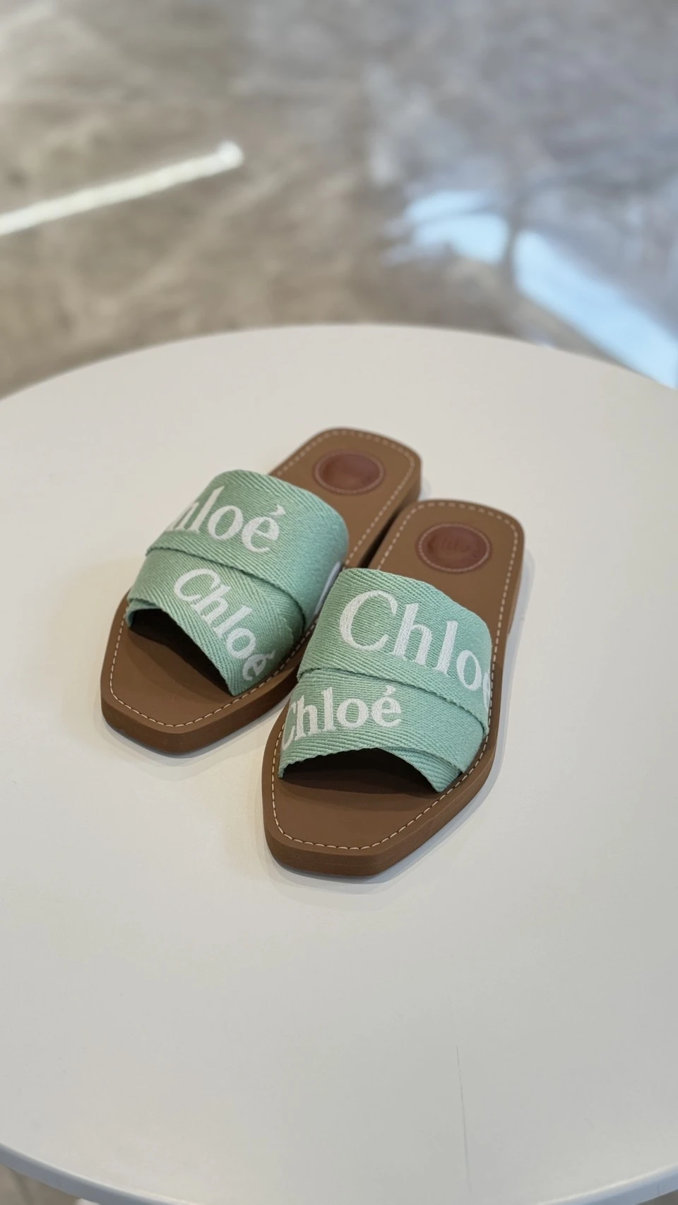 Chloe 薄荷綠繡拖鞋