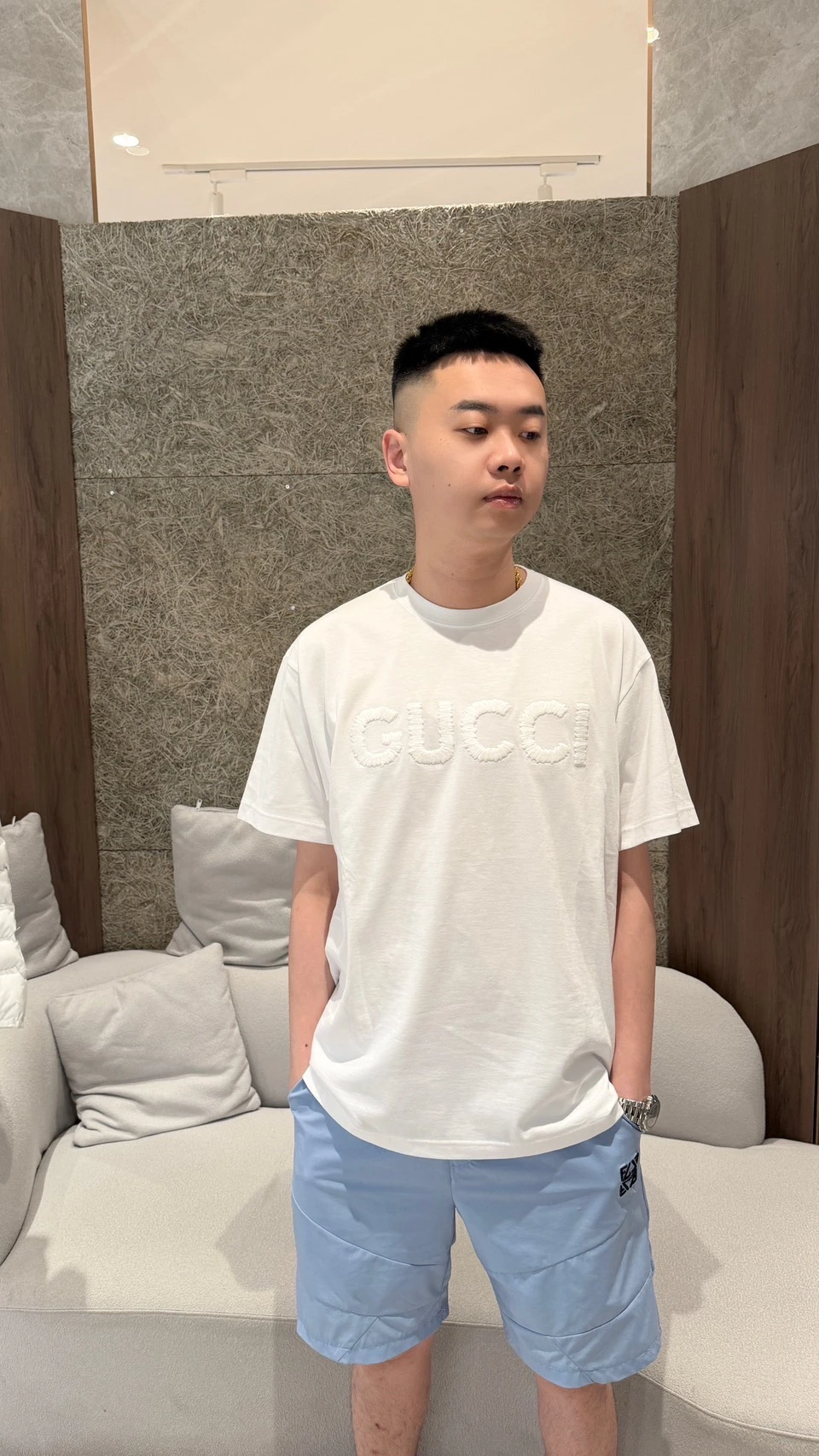 Gucci 白字刺繡短袖