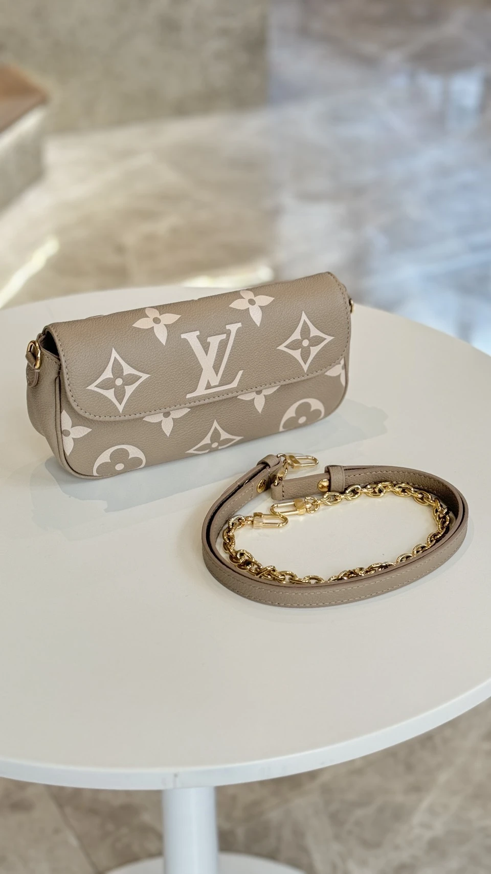 LV 斑鳩灰Lvy woc