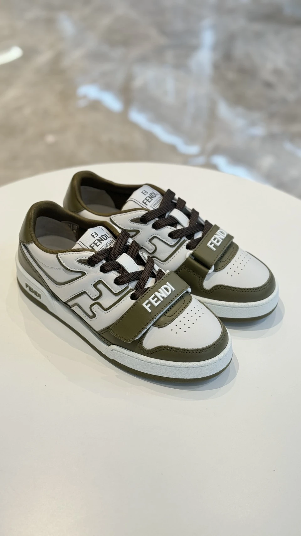 Fendi 墨綠色魔鬼氈運動鞋
