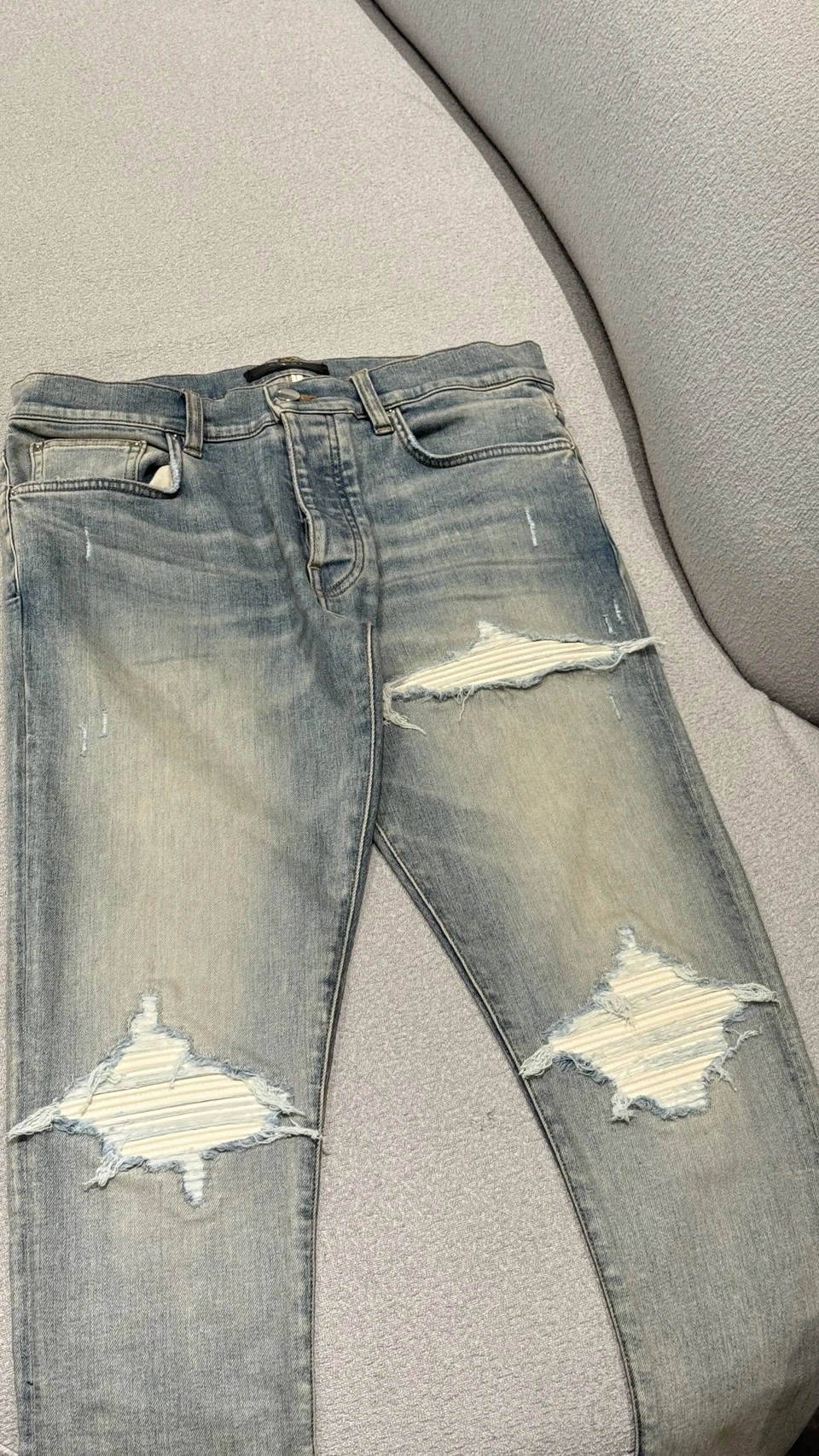 AMIRI 淺牛仔白補丁牛仔褲