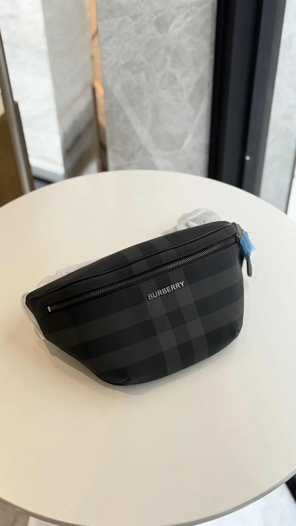 Burberry 黑炭格紋腰包