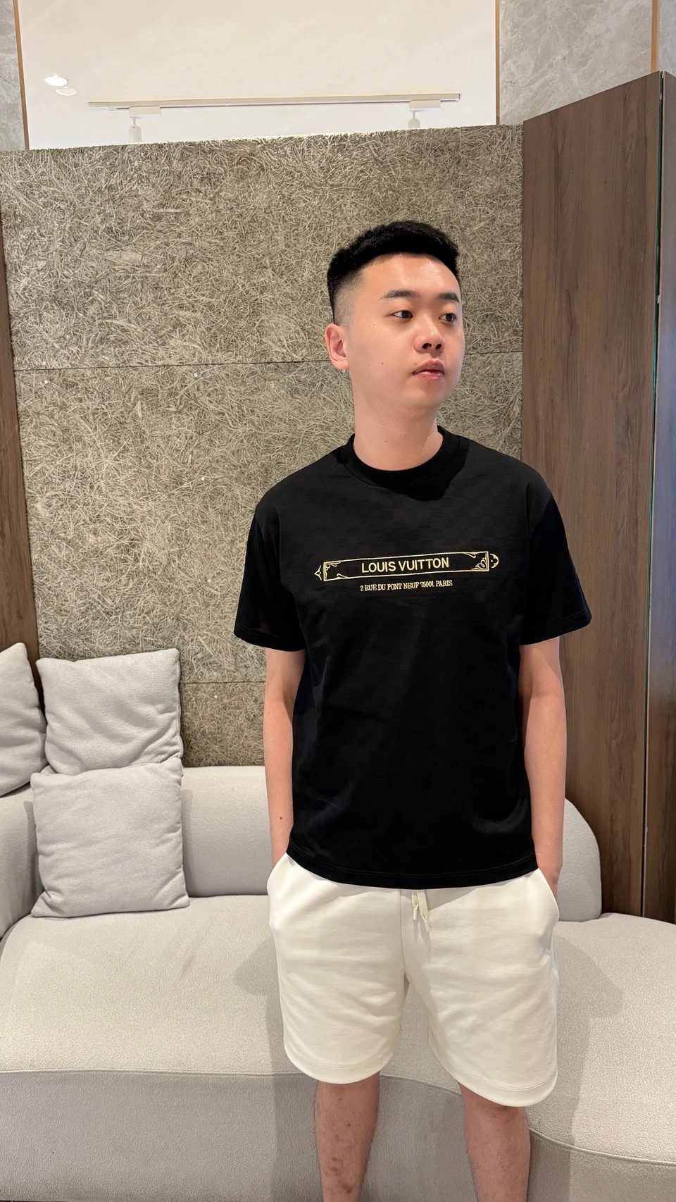 LV 黑底棋盤格金字短袖