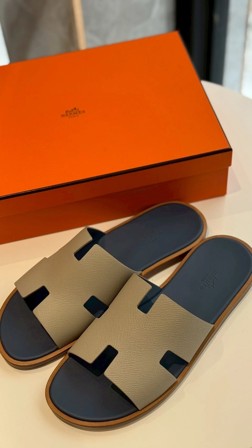 Hermes 淺咖拖鞋