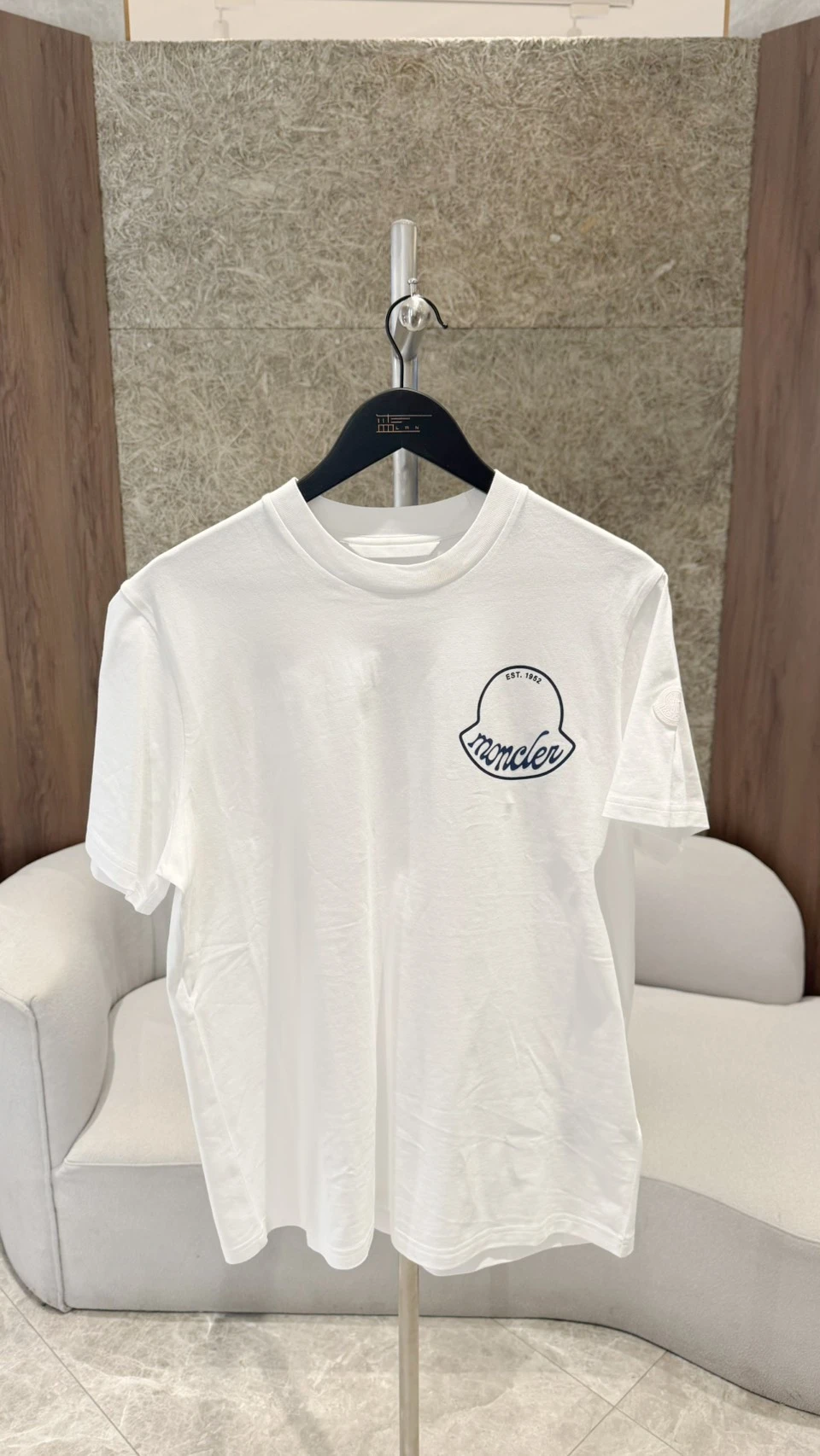 Moncler 簍空logo 白短袖