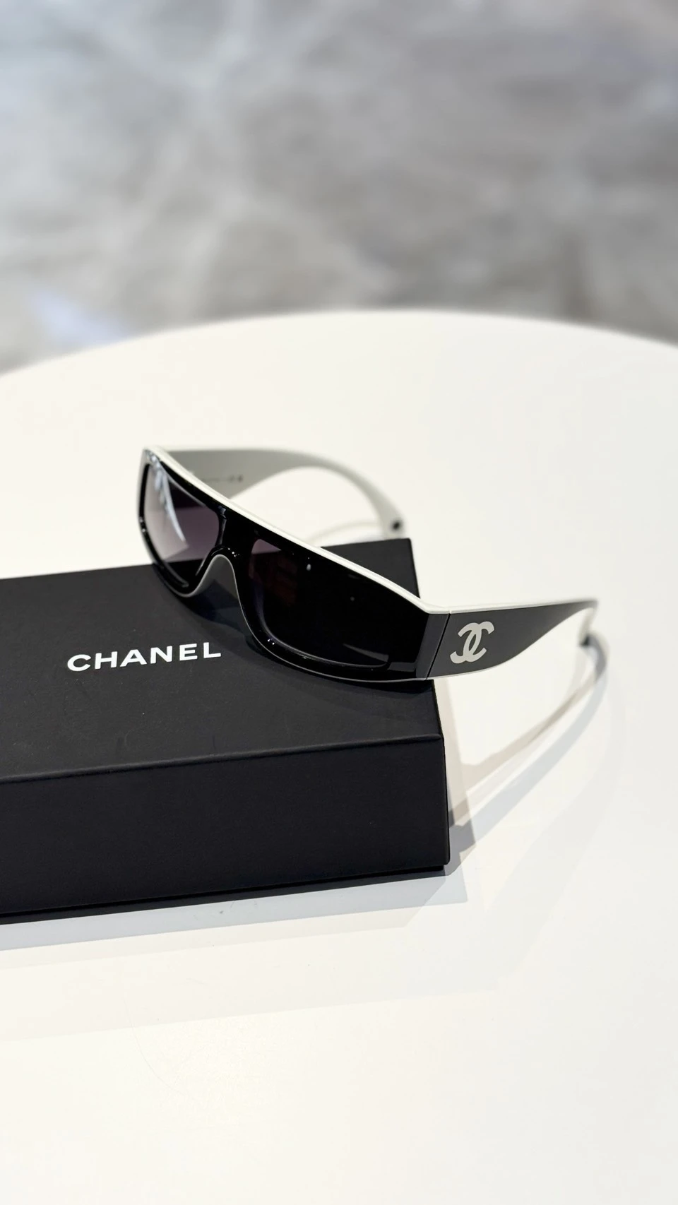 Chanel 熊貓配色墨鏡