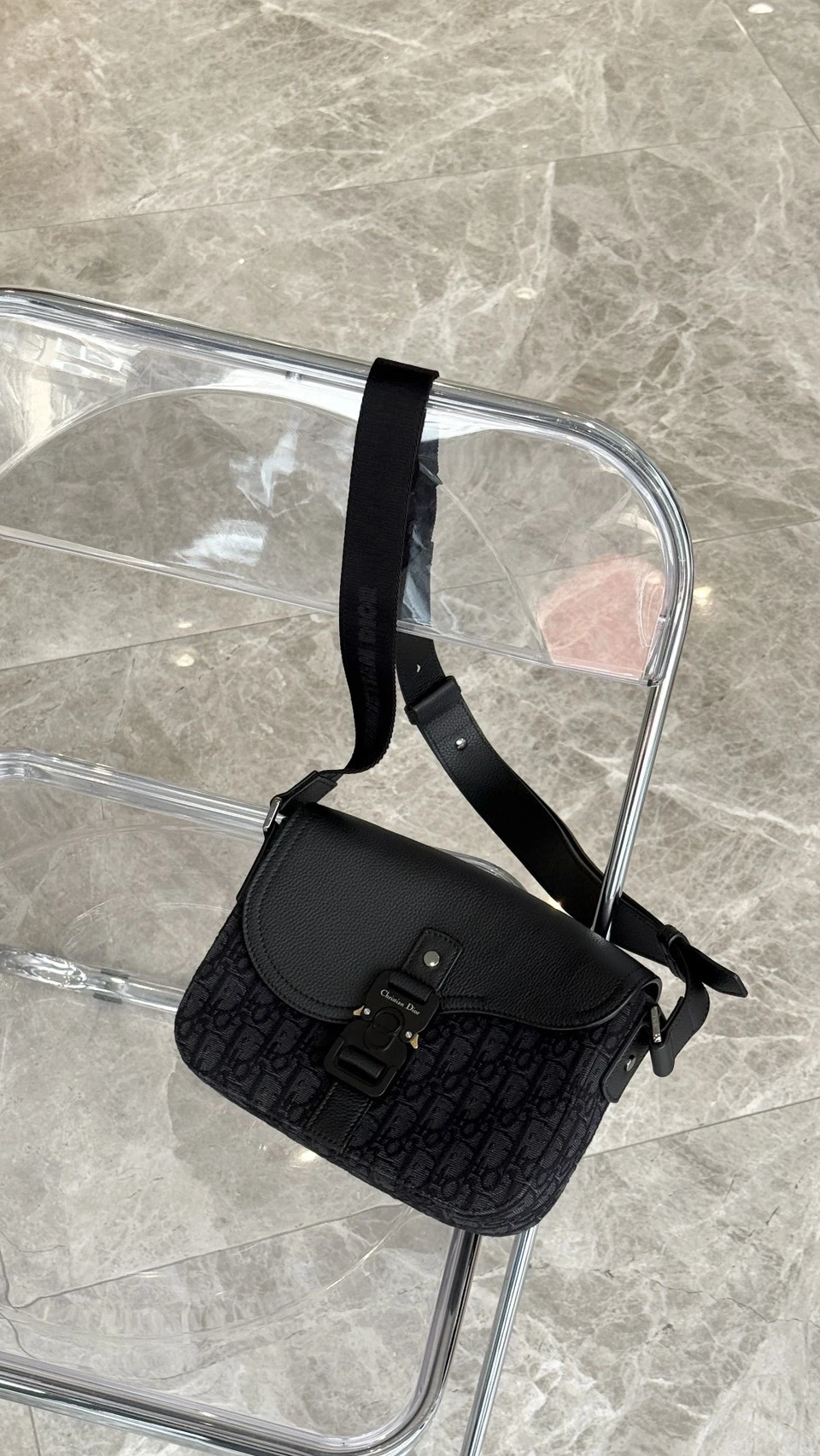 Dior 小號郵差包