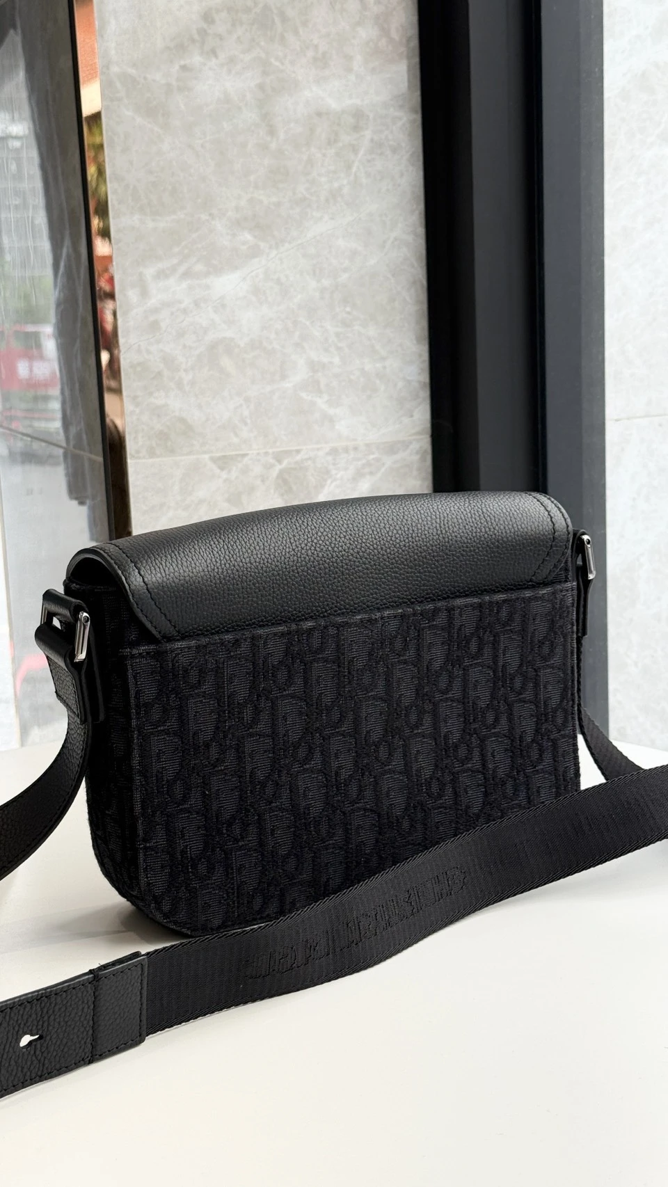 Dior 小號郵差包
