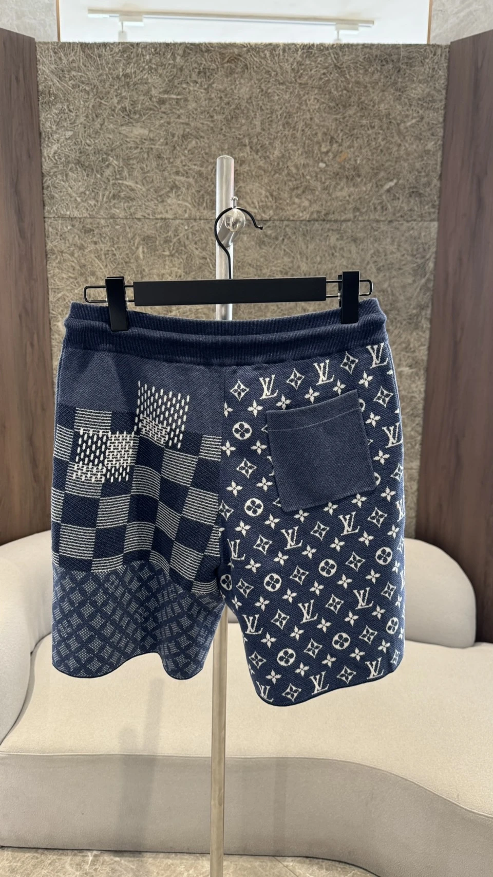 LV 新款老花幾何短褲