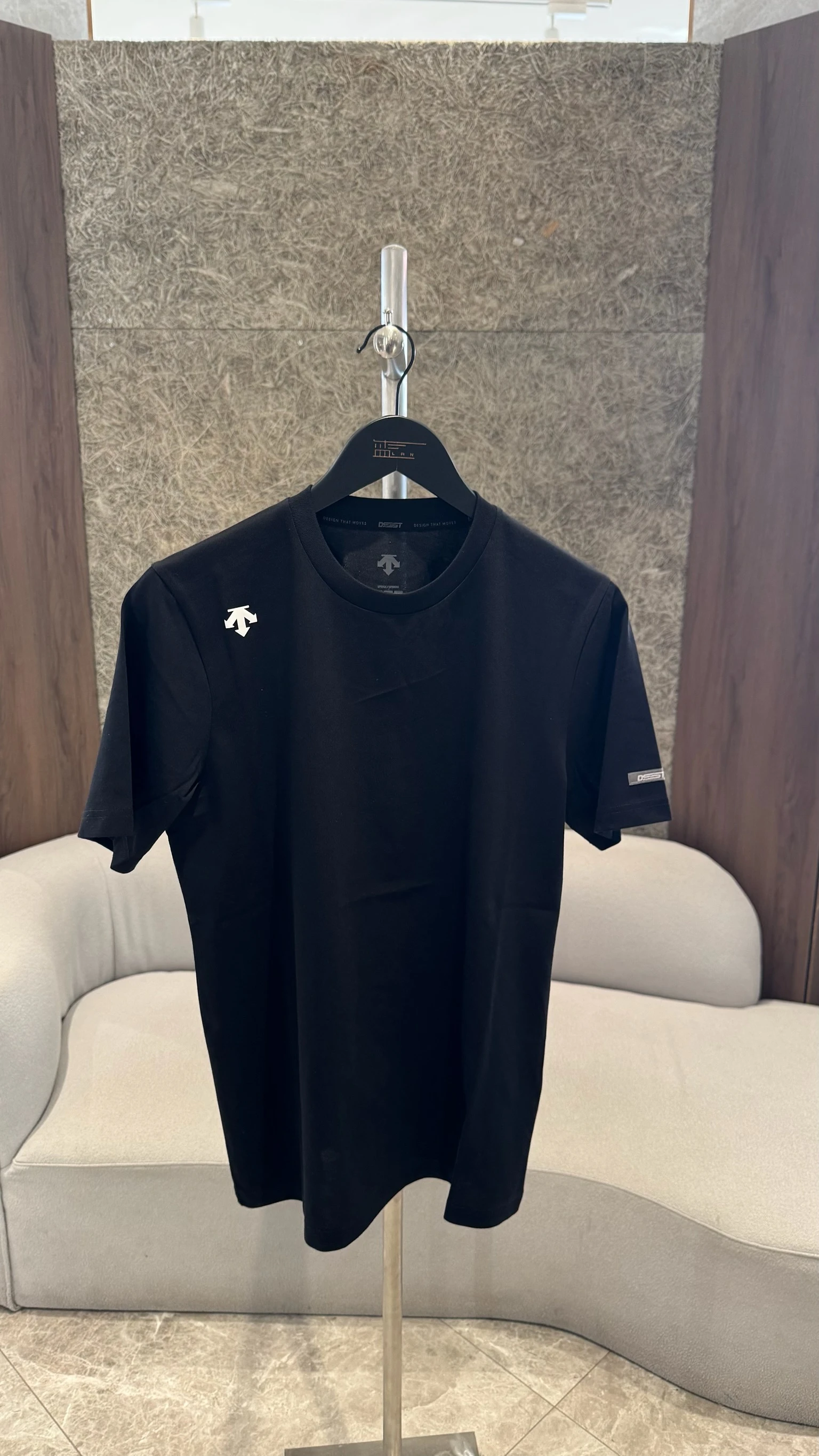 DESCENTE 迪桑特 背後文字 黑