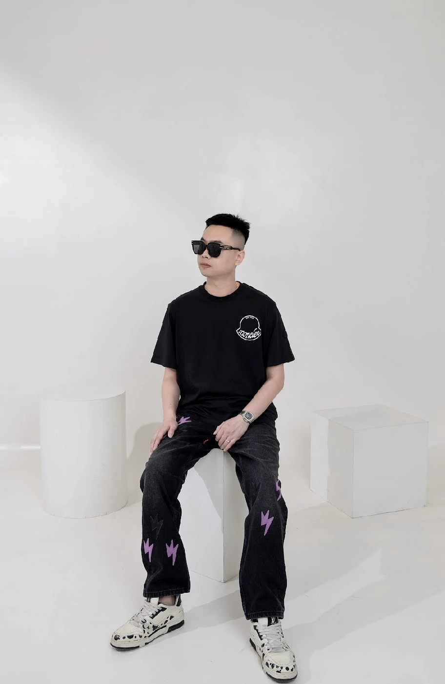 Moncler 簍空logo 黑短袖