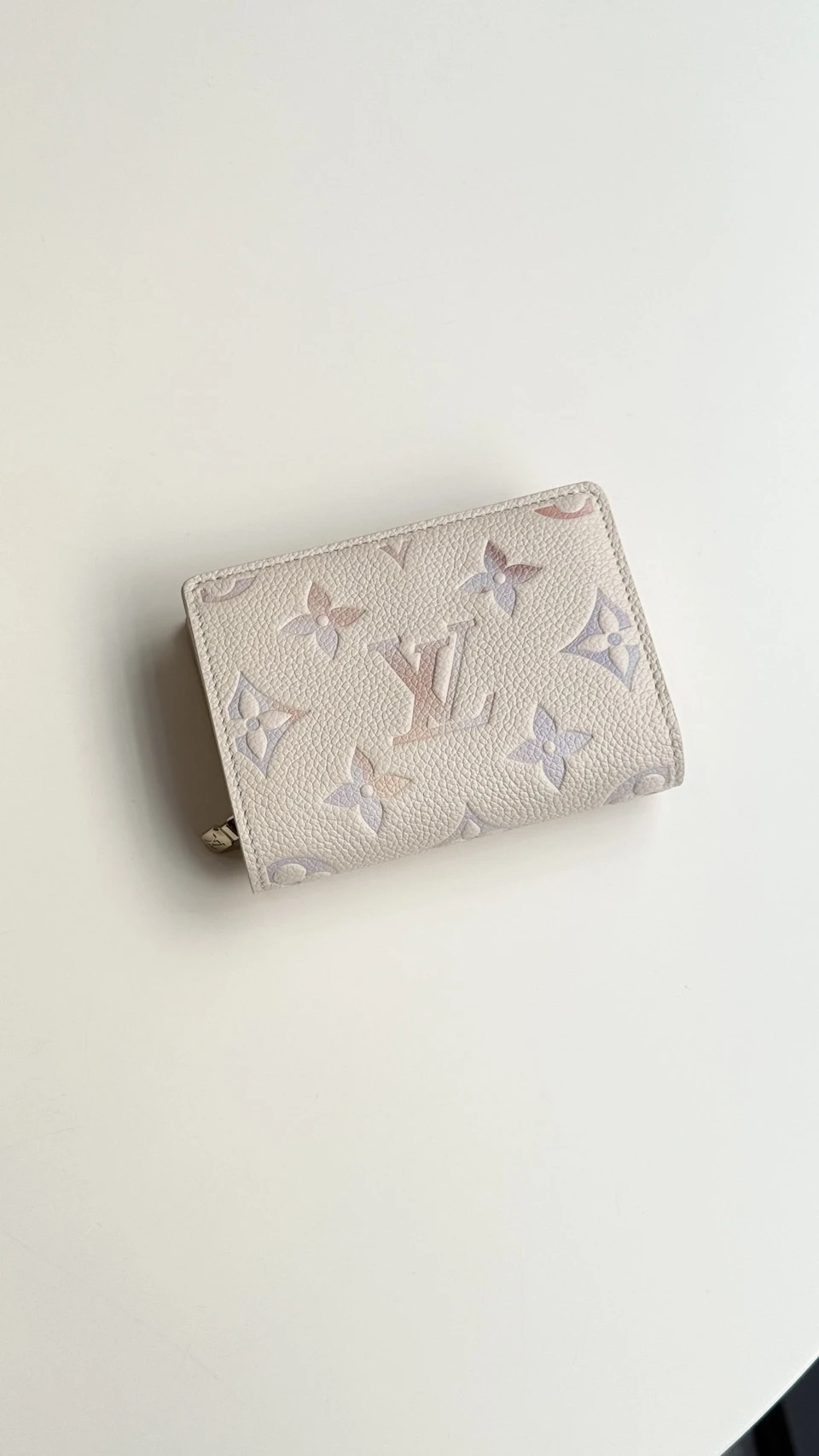 Lv 限定款炫彩短夾