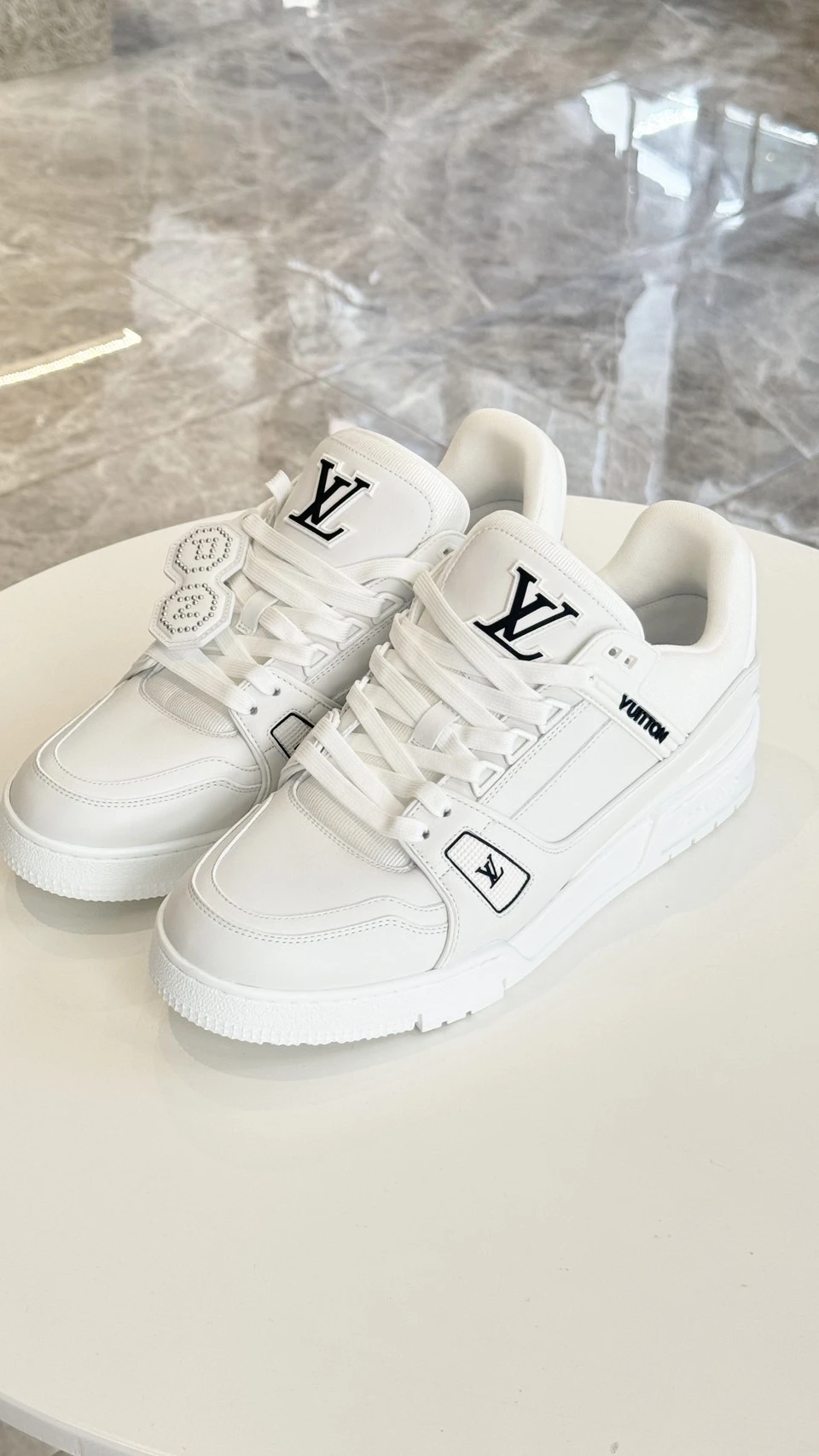 LV x Nigo聯名Trainer