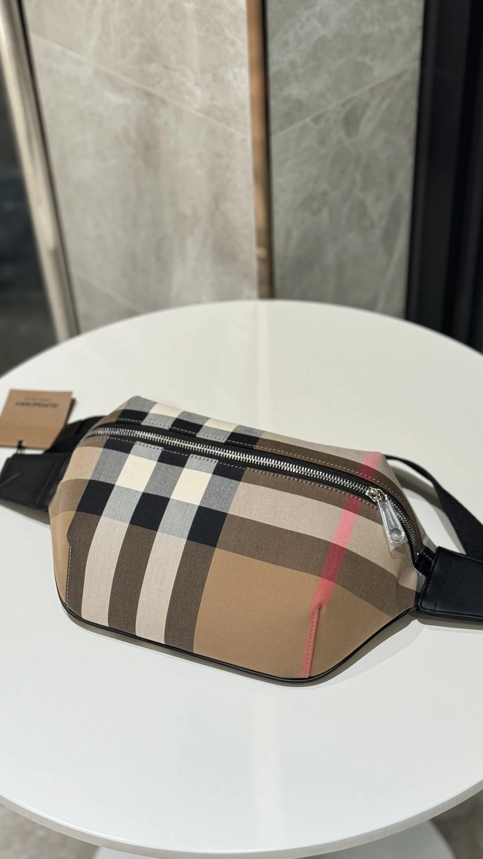 Burberry 經典格紋腰包
