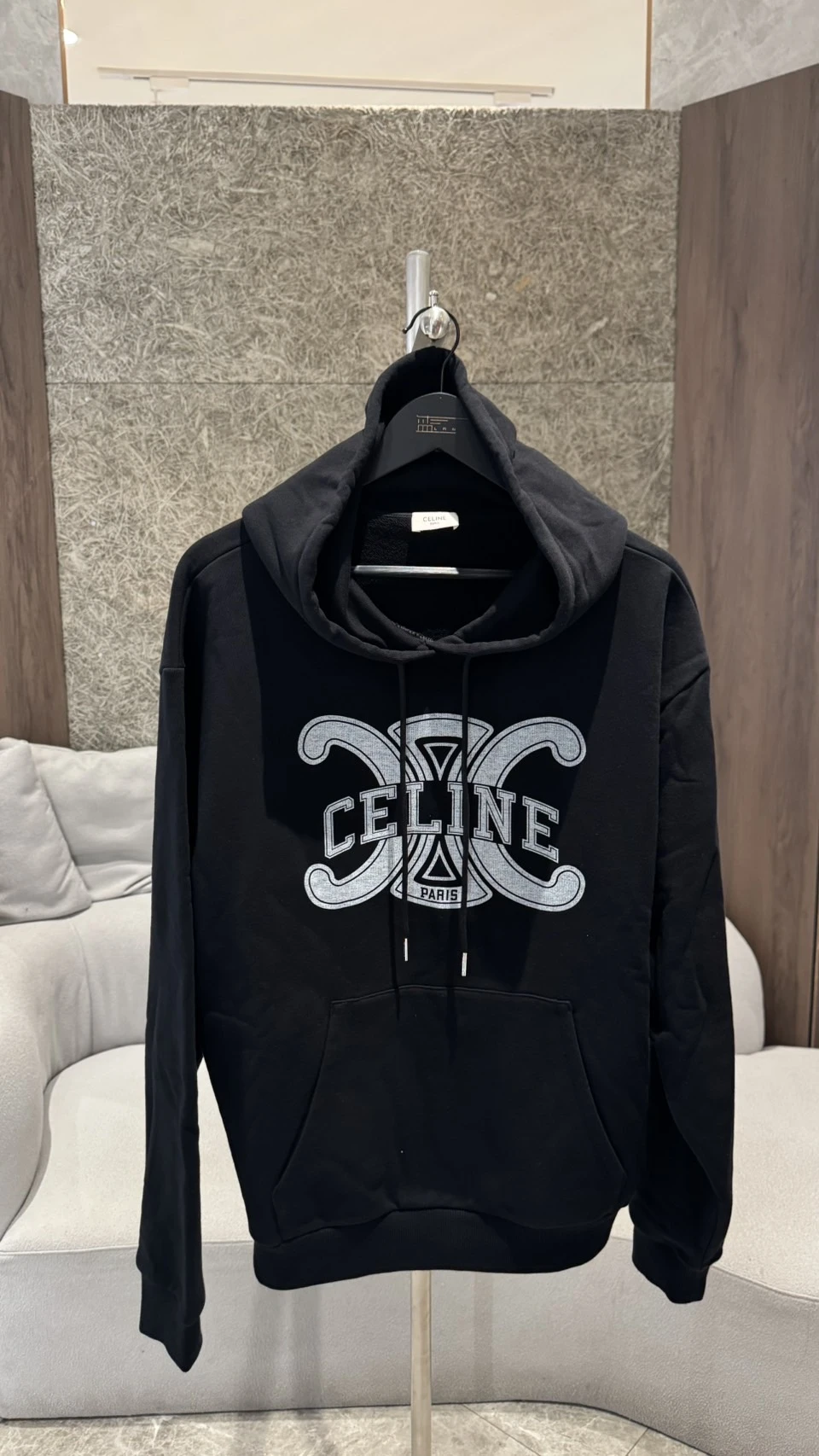 Celine 胸前大標誌帽踢