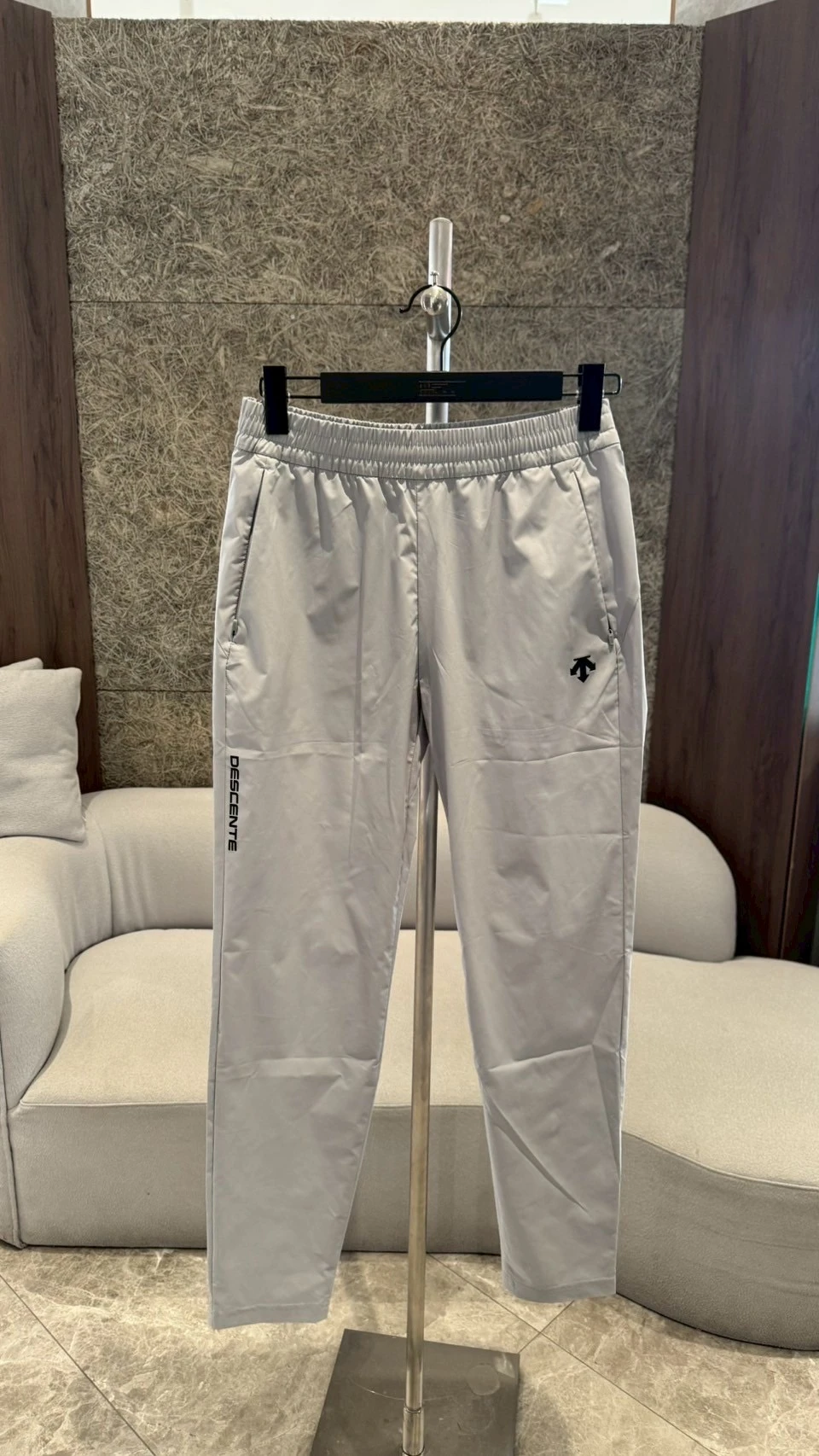 DESCENTE 迪桑特灰長褲（售完）
