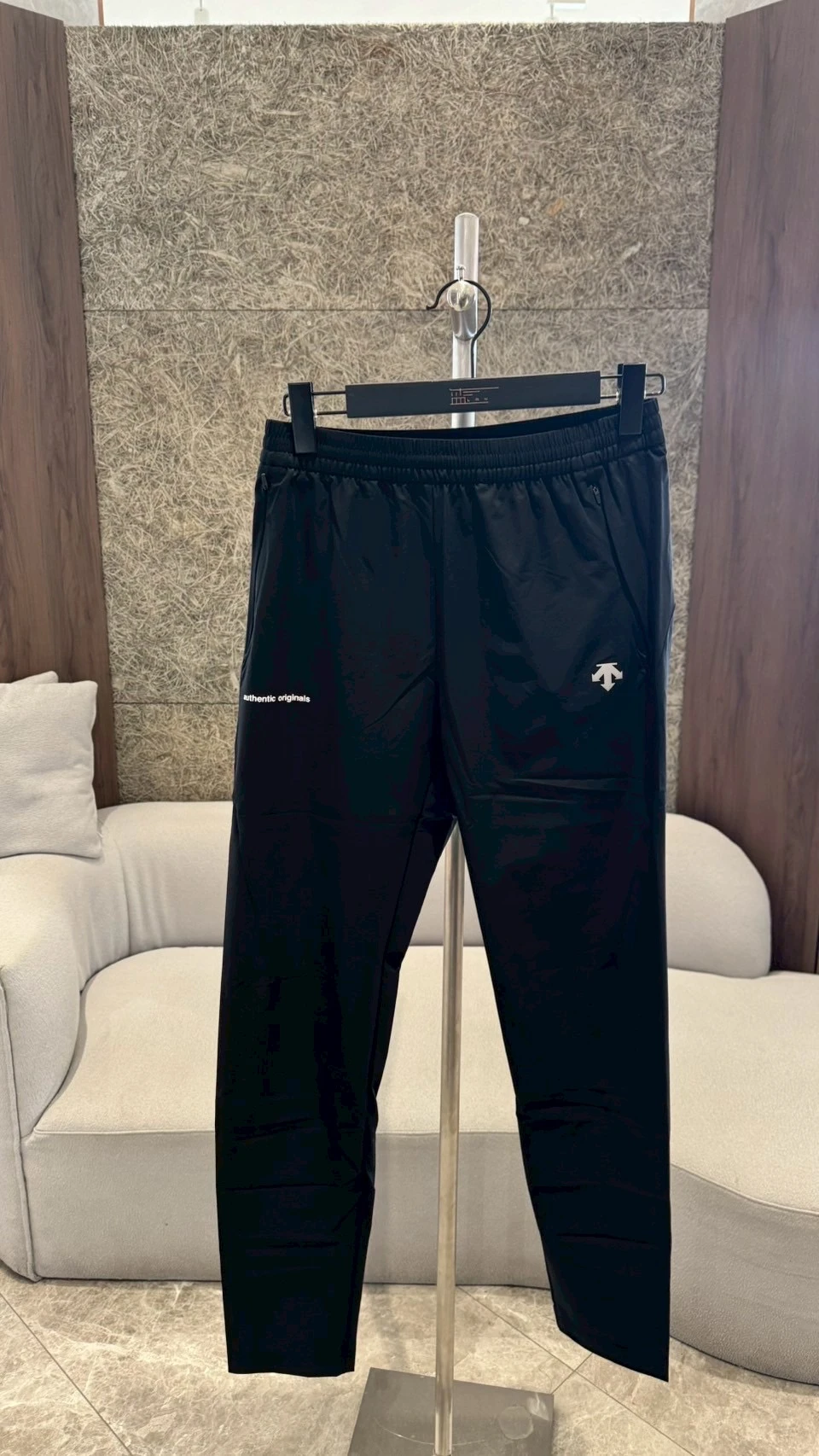 DESCENTE 迪桑特 小文字黑長褲