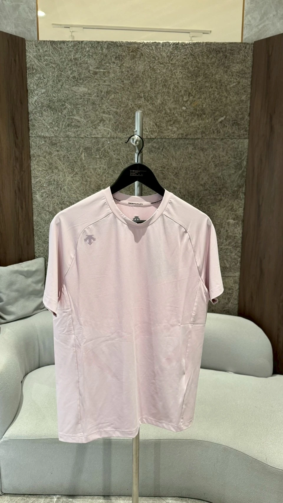 DESCENTE 迪桑特 粉紫短袖